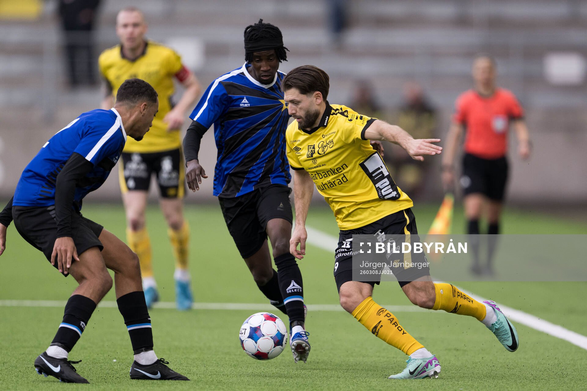 Elfsborgs Arber Zeneli och Sirius Odera Samuel Onuchukwu