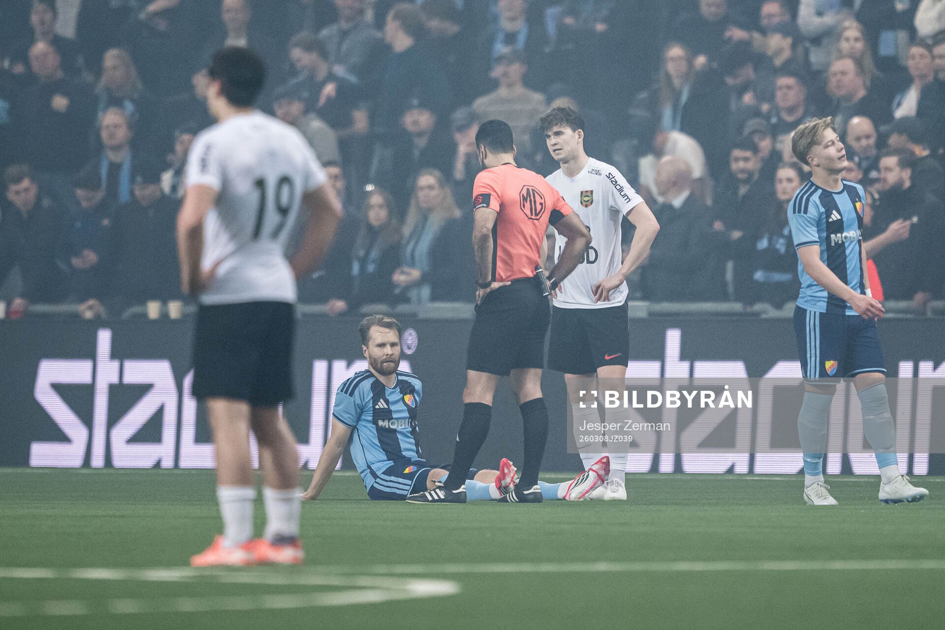 Djurgårdens Jacob Une har ont