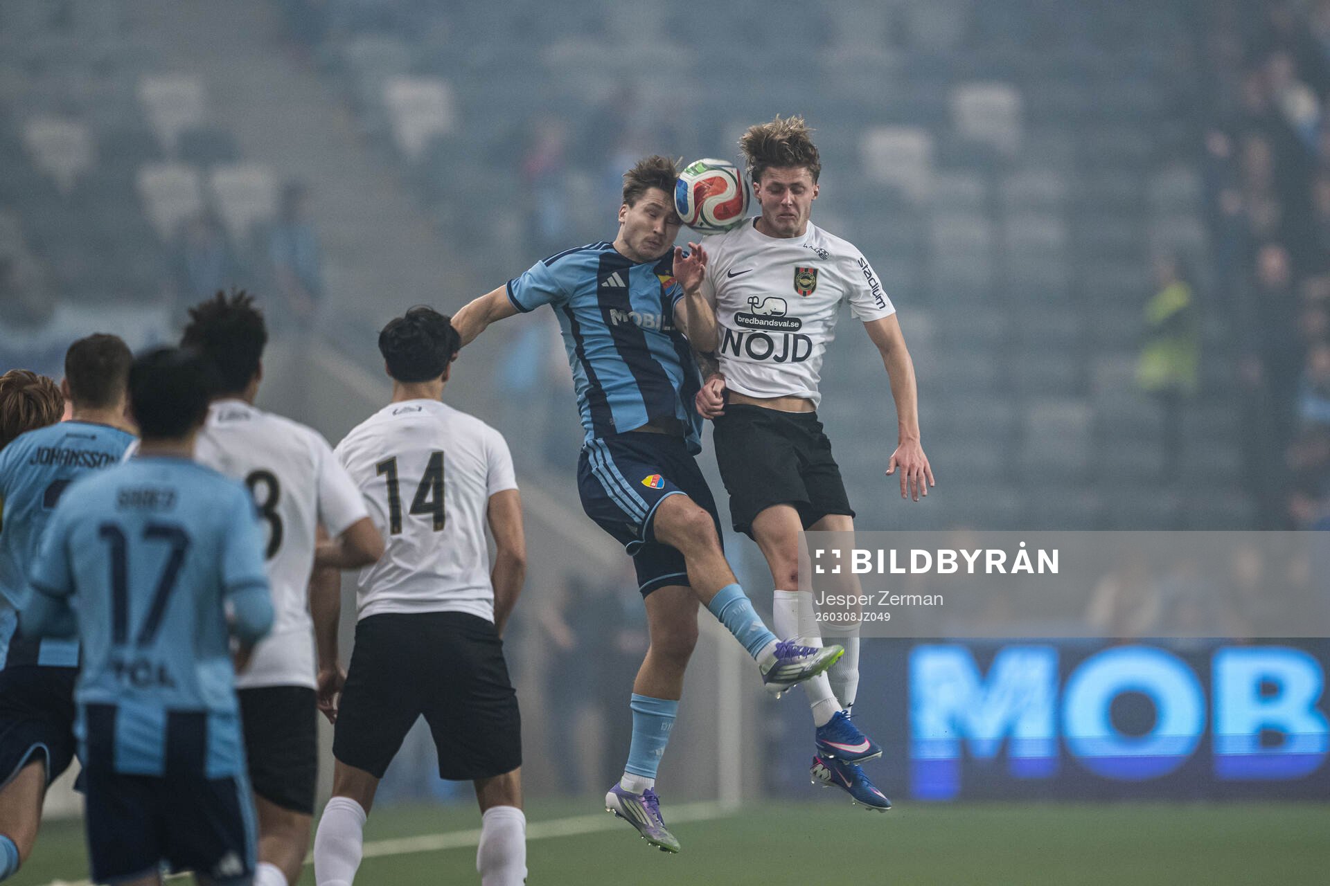 Djurgårdens Miro Tenho och Brommapojkarnas Lukas Björklund