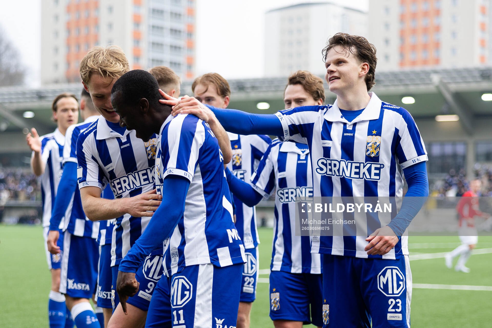 IFK Göteborgs Saidou Alioum Moubarak jublar med lagkamrater
