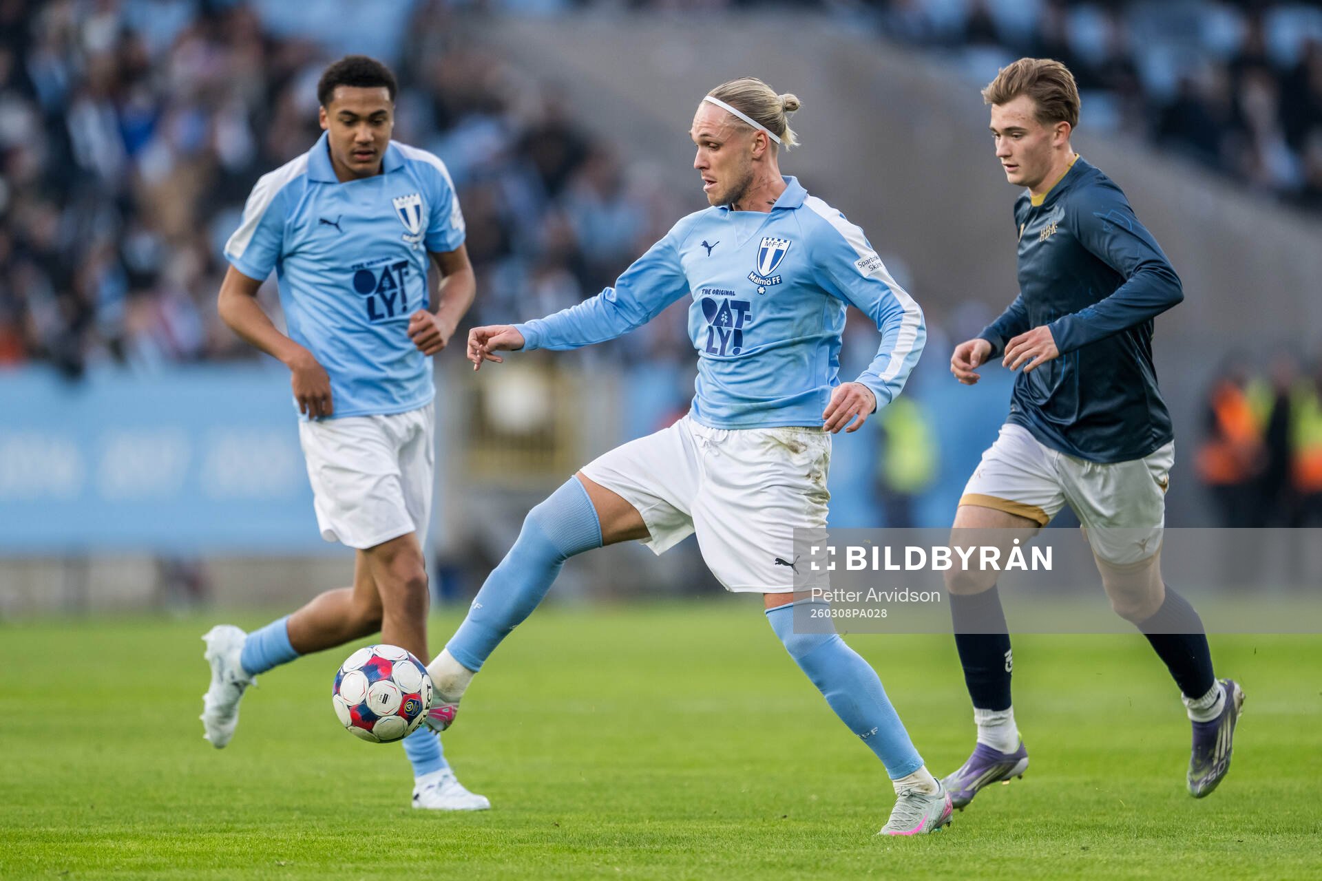 Malmö FFs Arnor Sigurdsson och Halmstads Ludvig Arvidsson