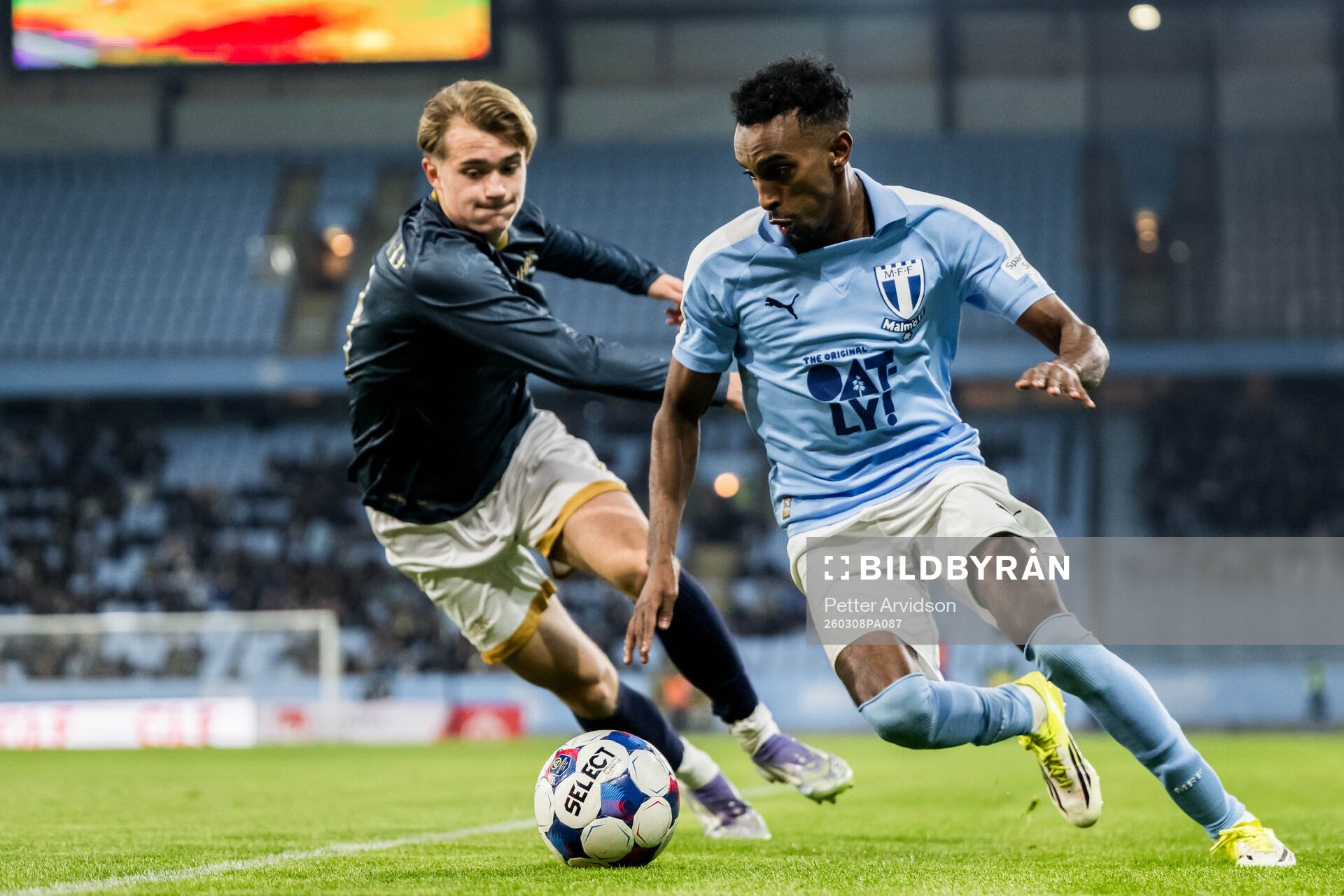 Halmstads Ludvig Arvidsson och Malmö FFs Taha Ali