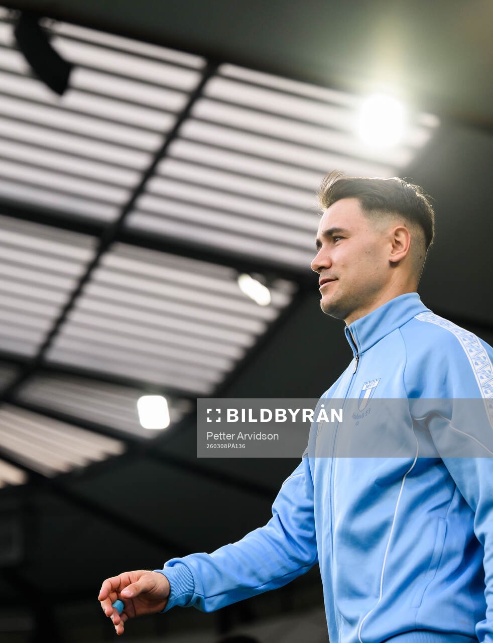 Malmö FFs Yanis Karabelyov gör entré