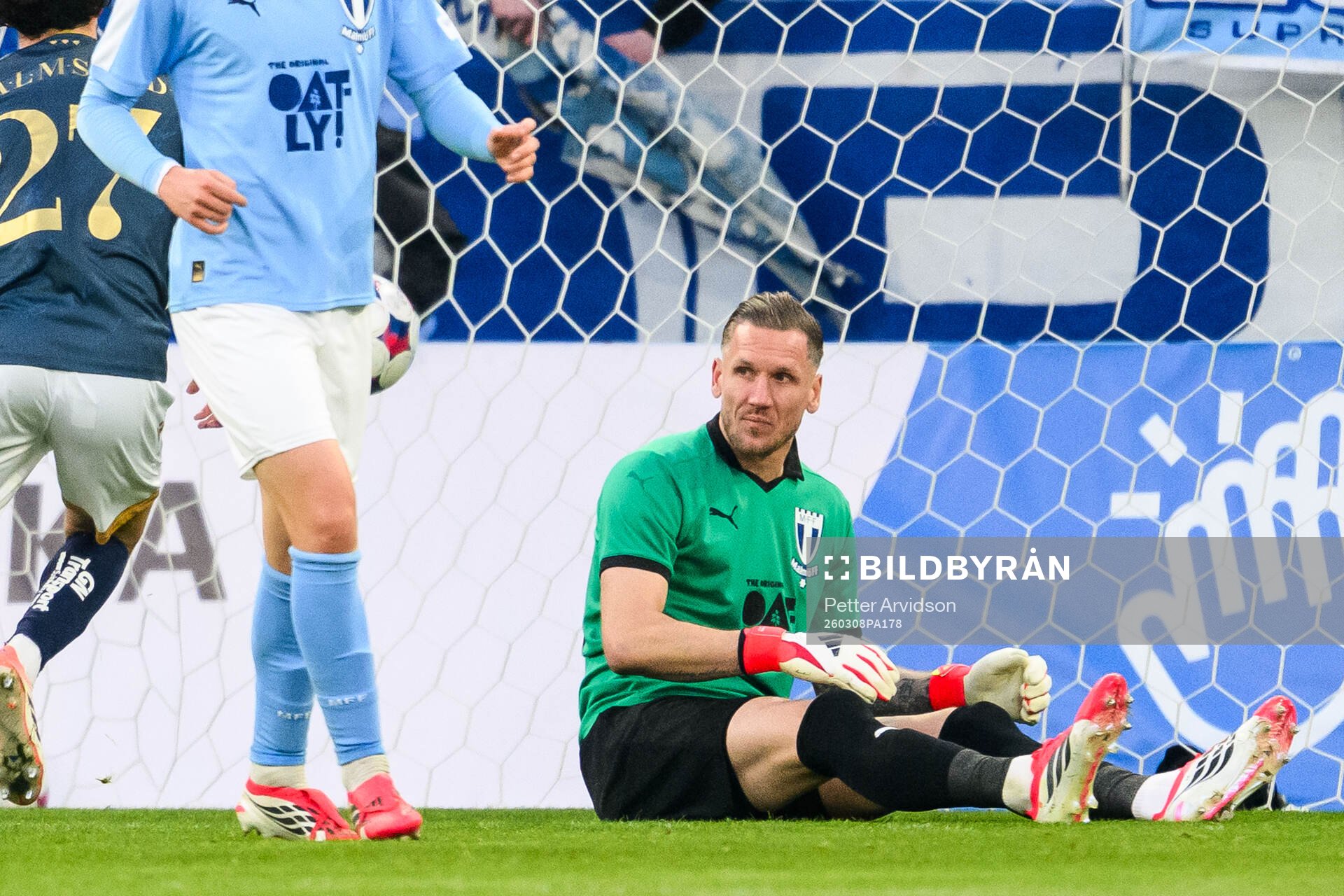 Malmö FFs målvakt Robin Olsen deppar