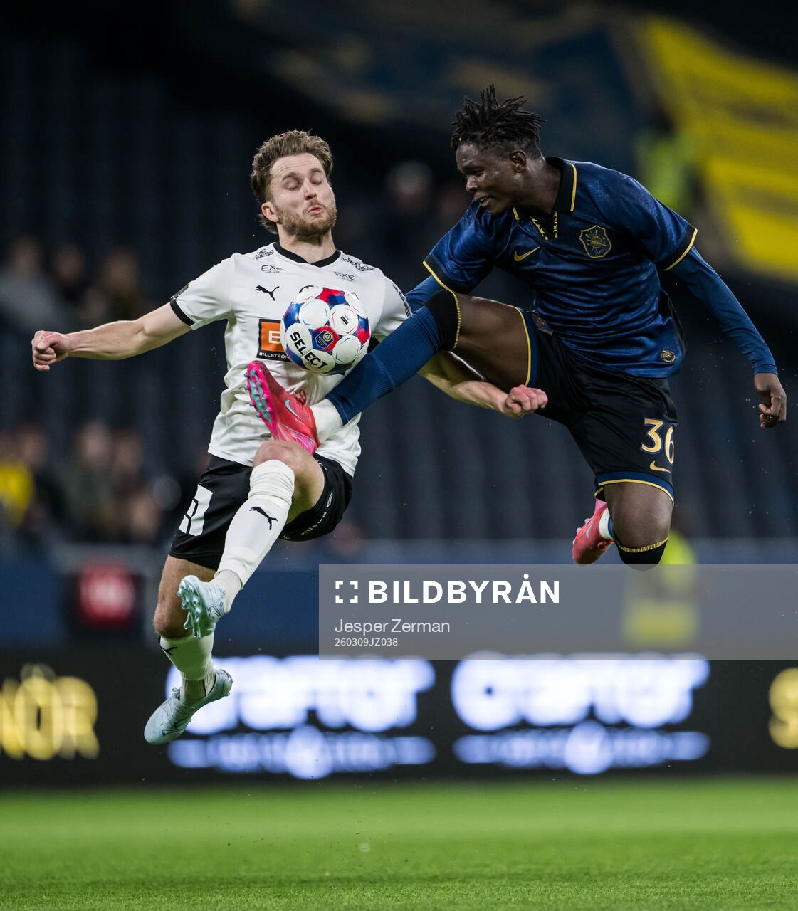 Häckens Adam Lundkvist och AIKs Zadok Yohanna