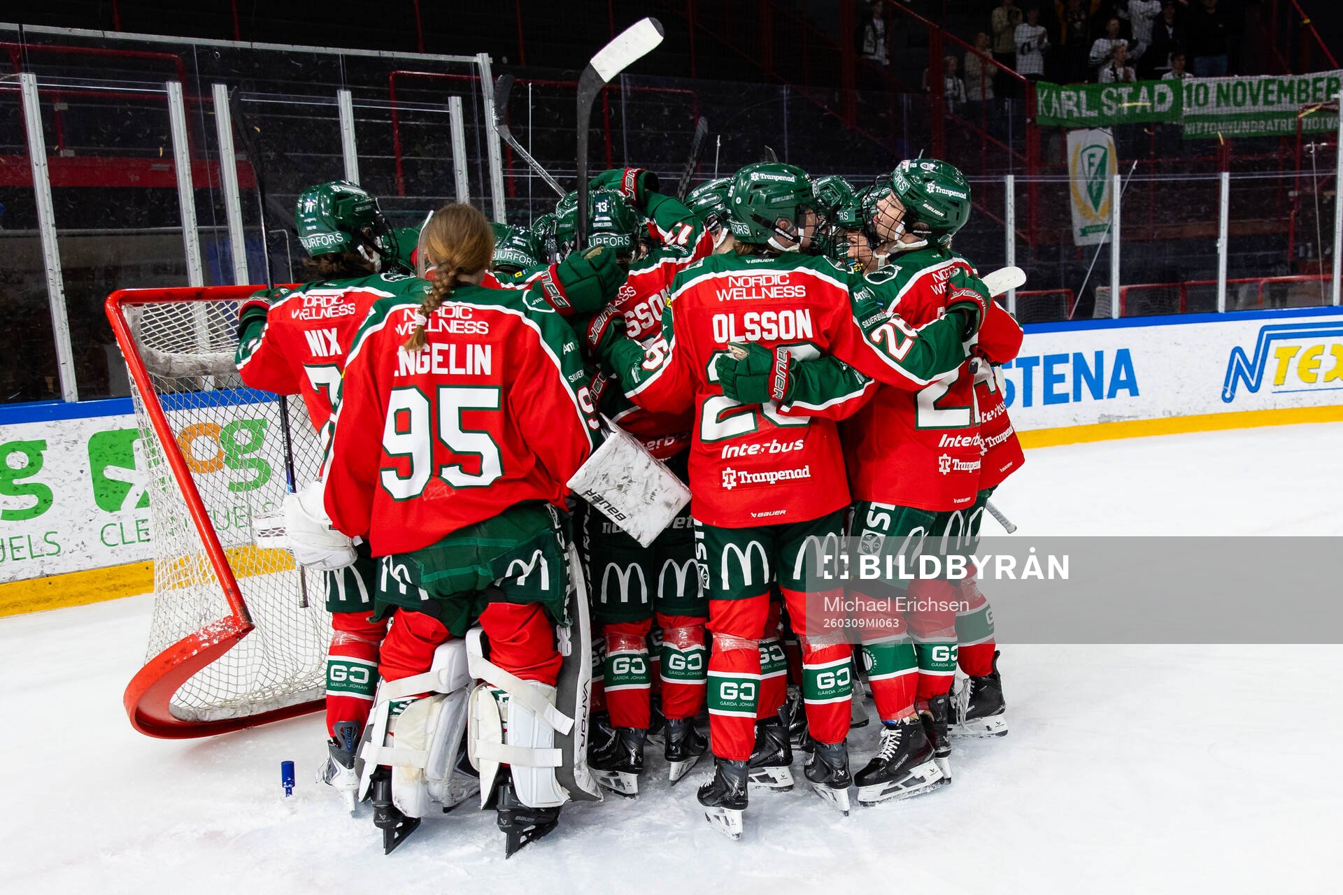 Frölundas spelare jublar