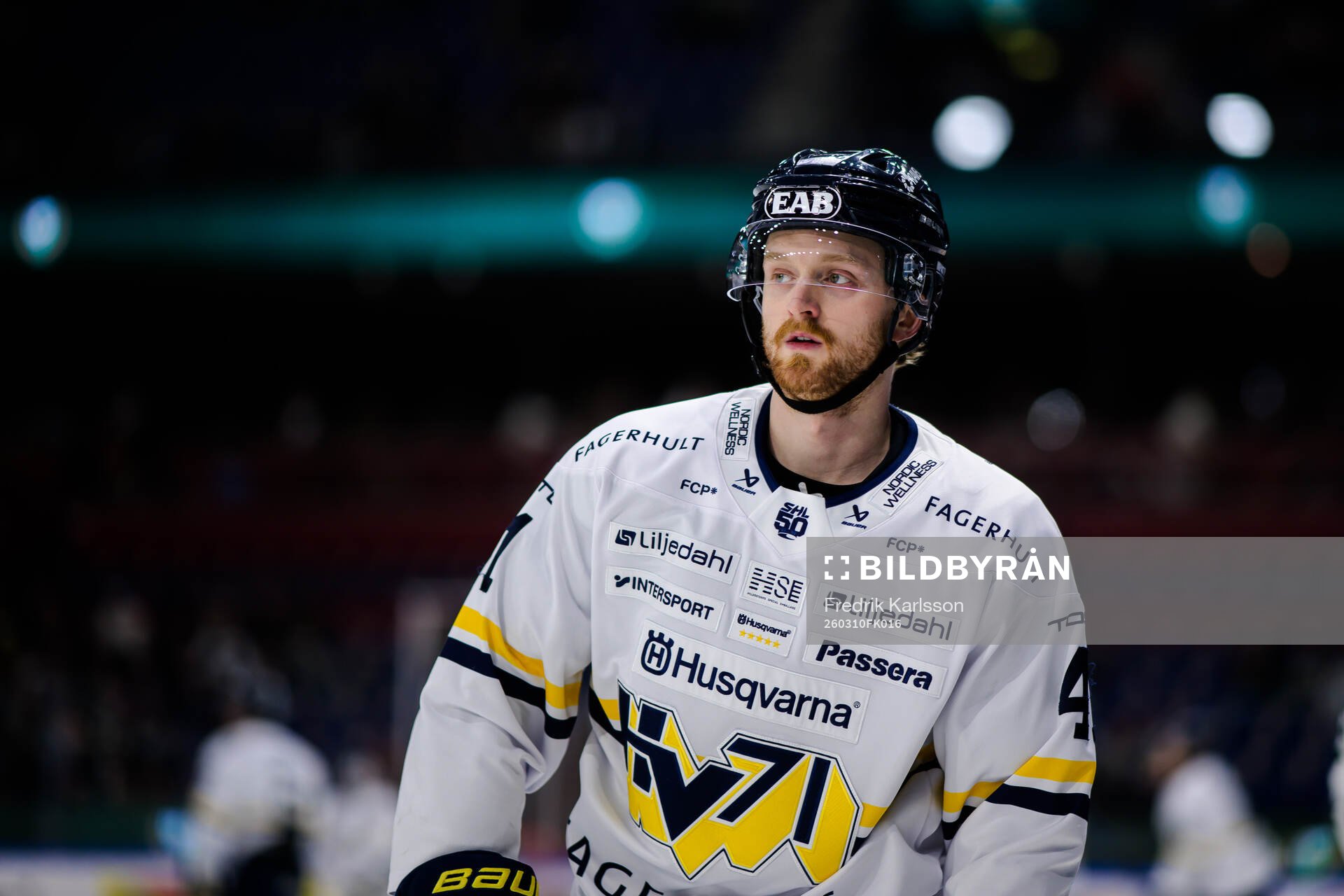 HV71s Riley Woods