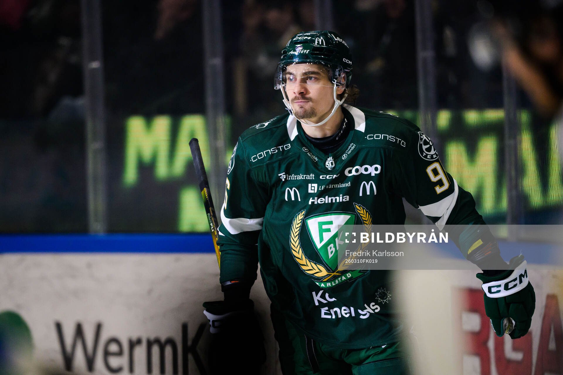 Färjestads David Tomasek jublar 1-0 målet