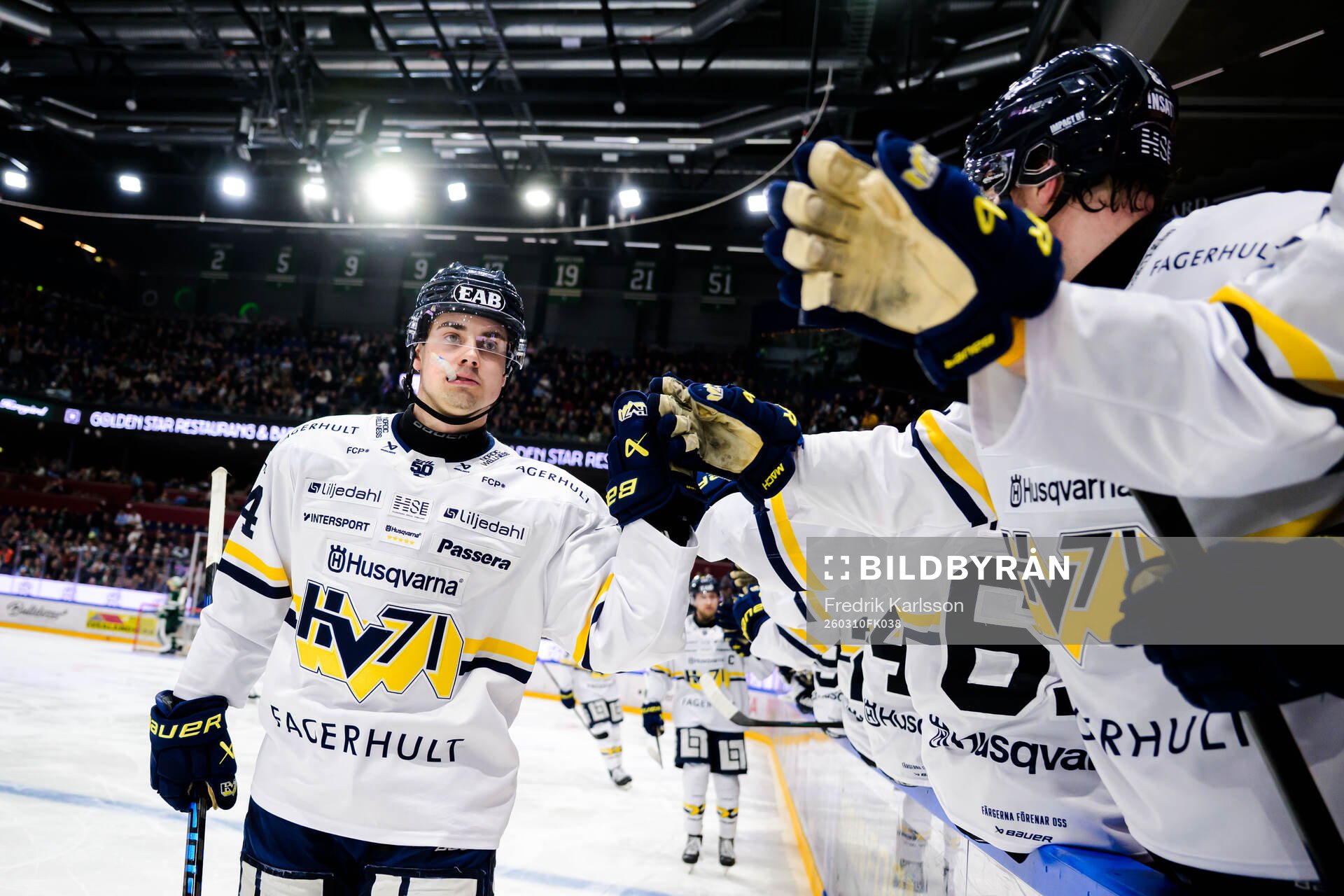 HV71s Hugo Fransson jublar