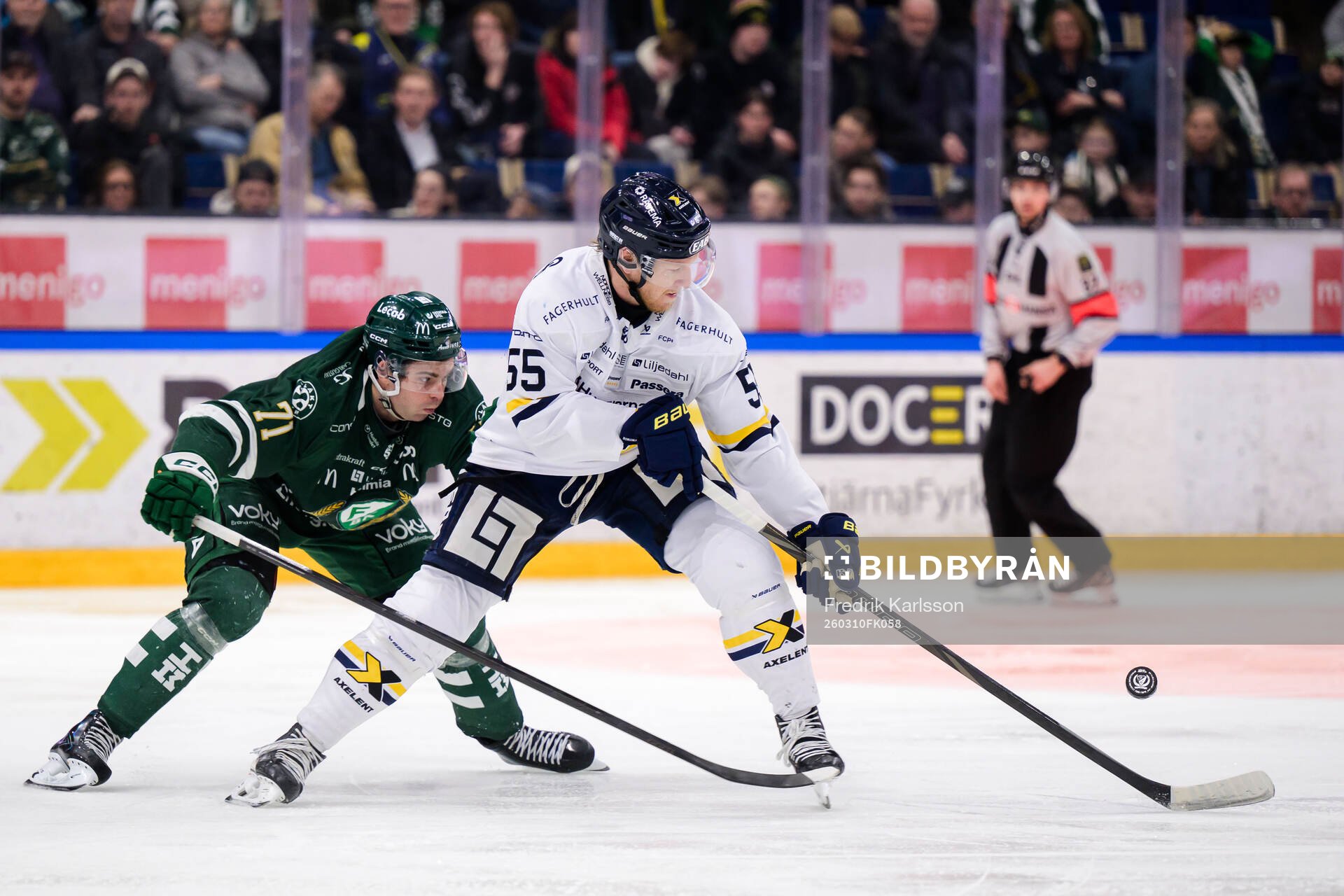 Färjestads Viktor Lodin och HV71s Andreas Borgman