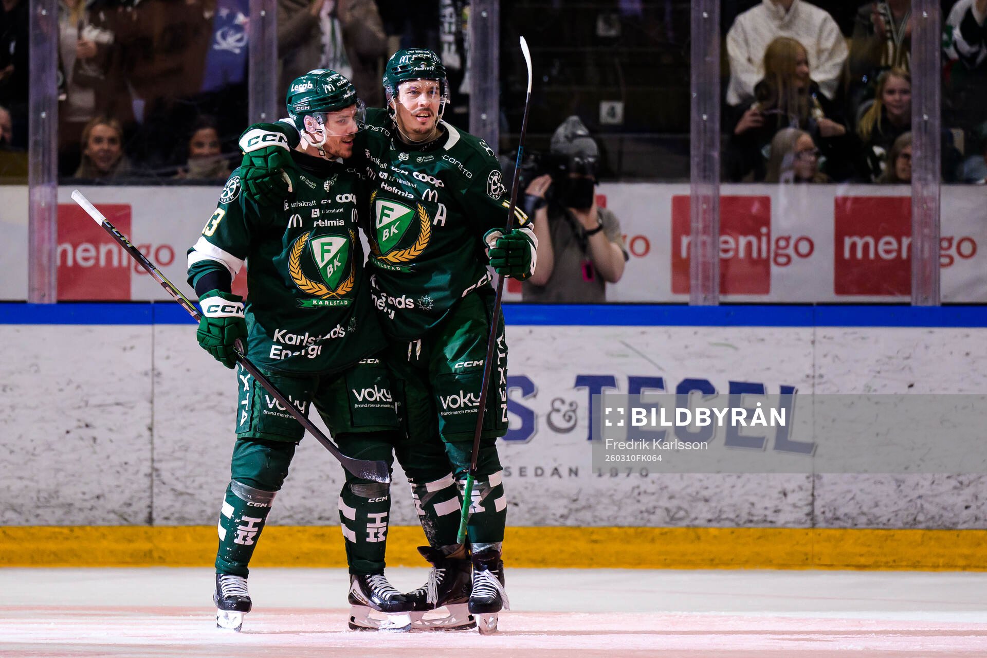 Färjestads Joel Kellman och Joakim Nygård jublar