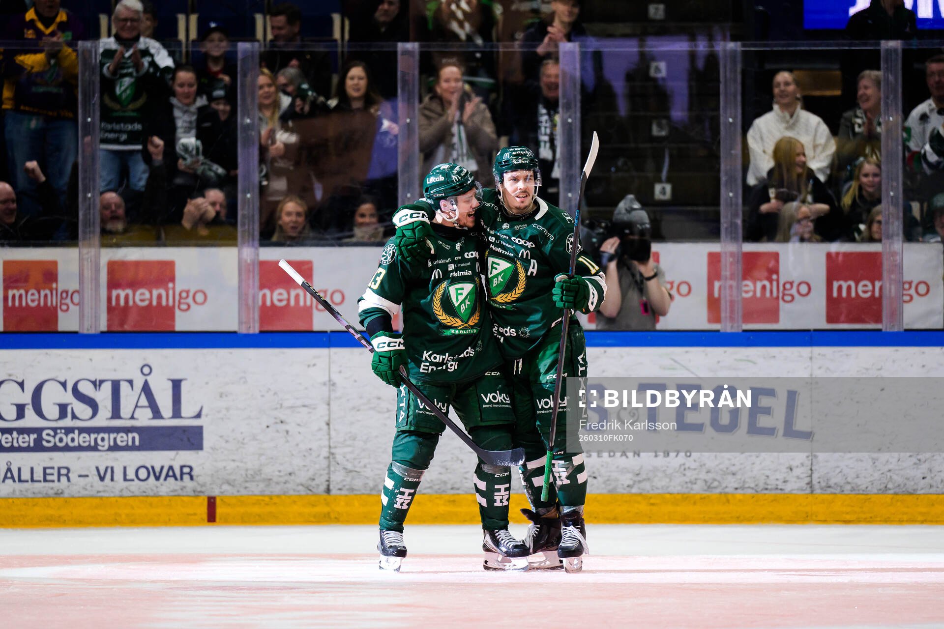 Färjestads Joel Kellman och Joakim Nygård jublar