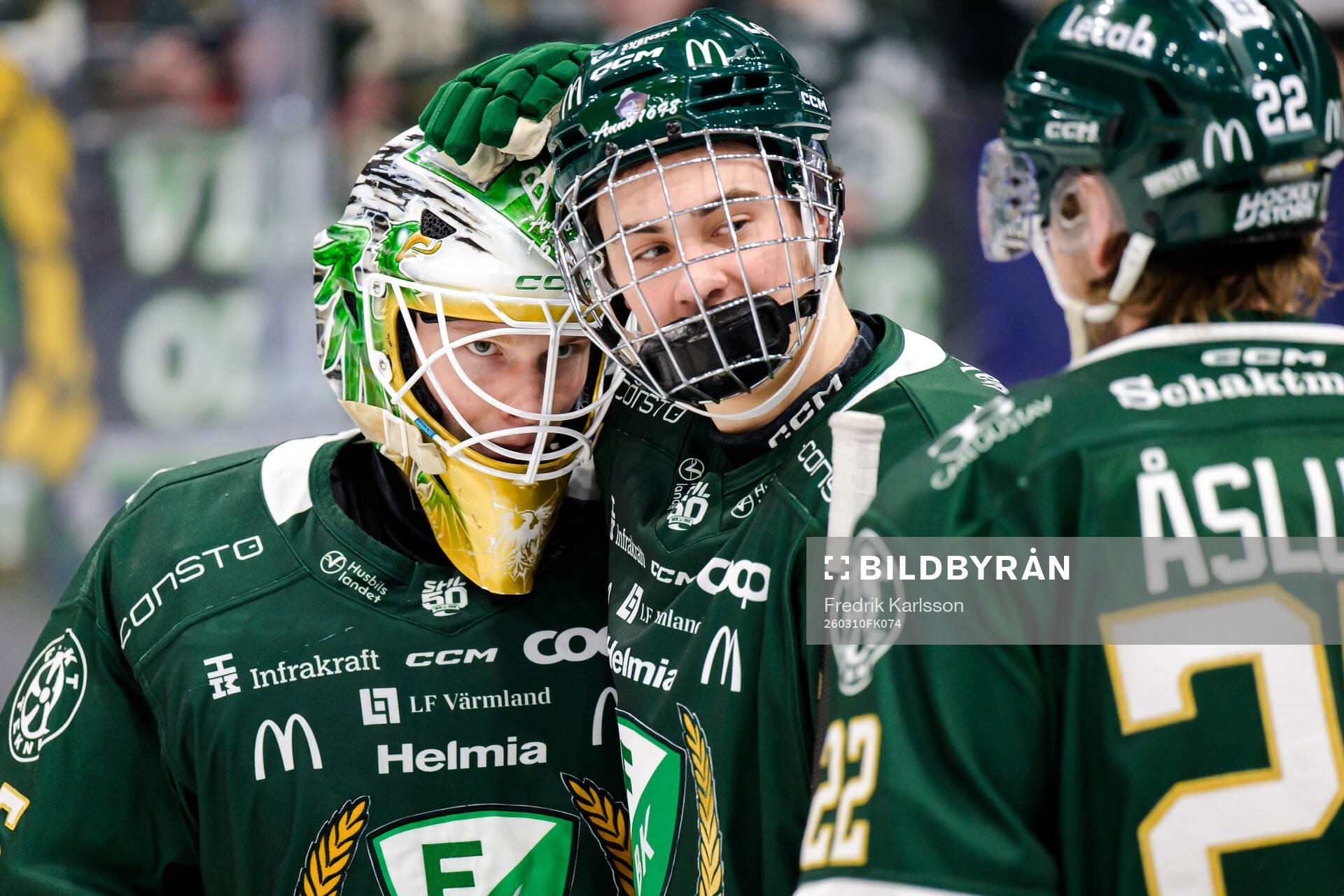 Färjestads målvakt Melker Thelin och Måns Gudmundsson