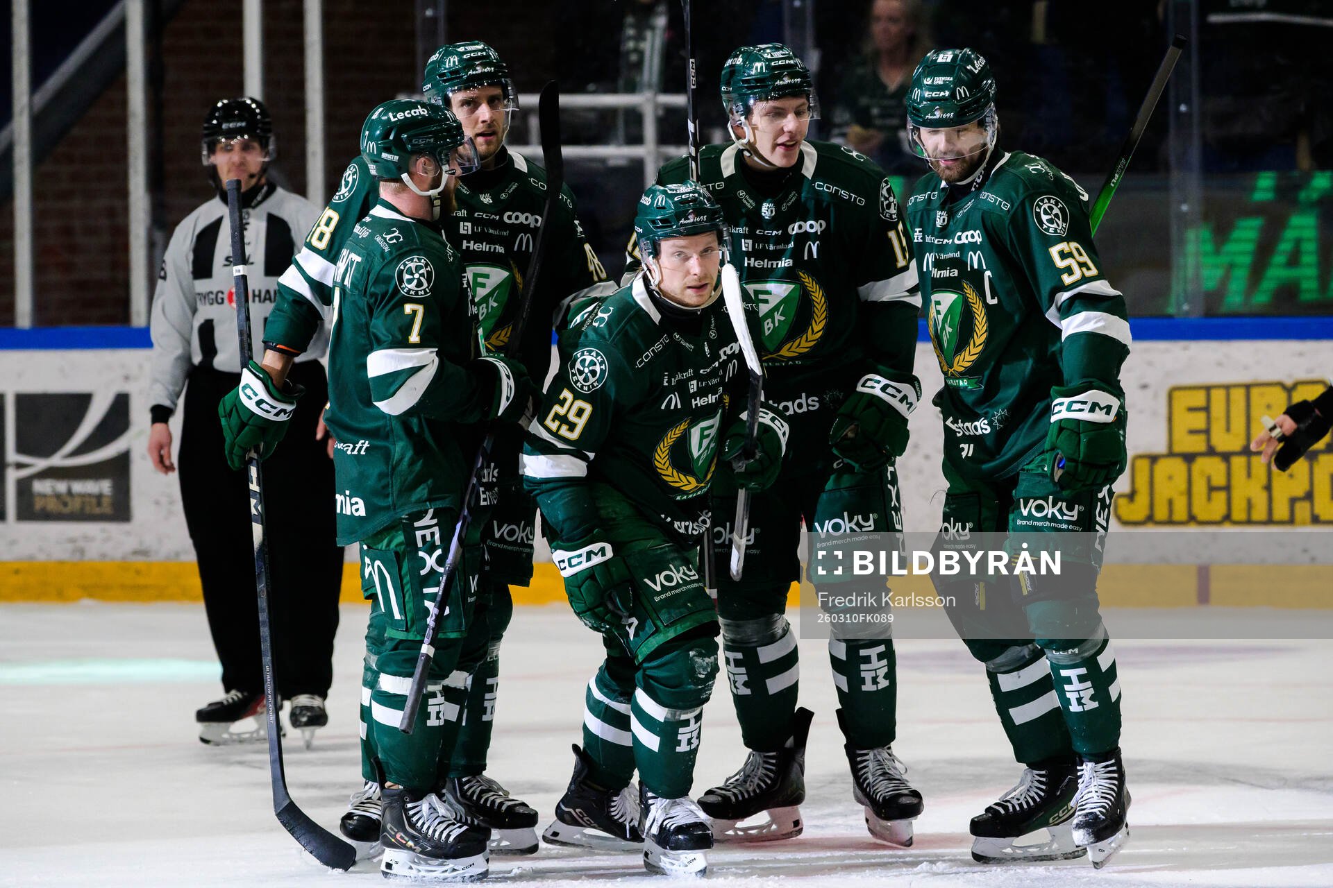 Färjestads Oskar Steen jublar