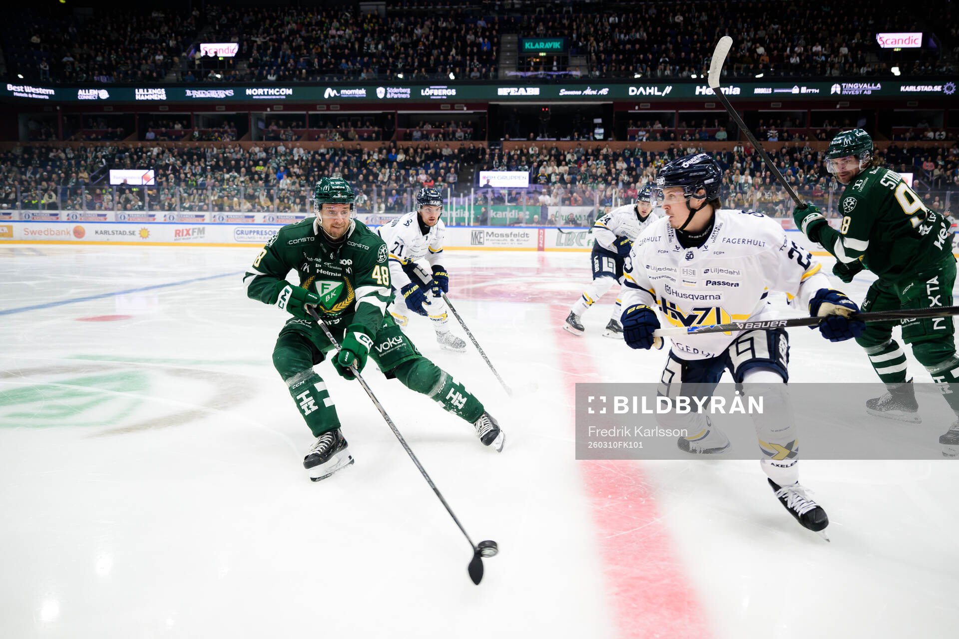 Färjestads Filip Roos och HV71s Victor Laz