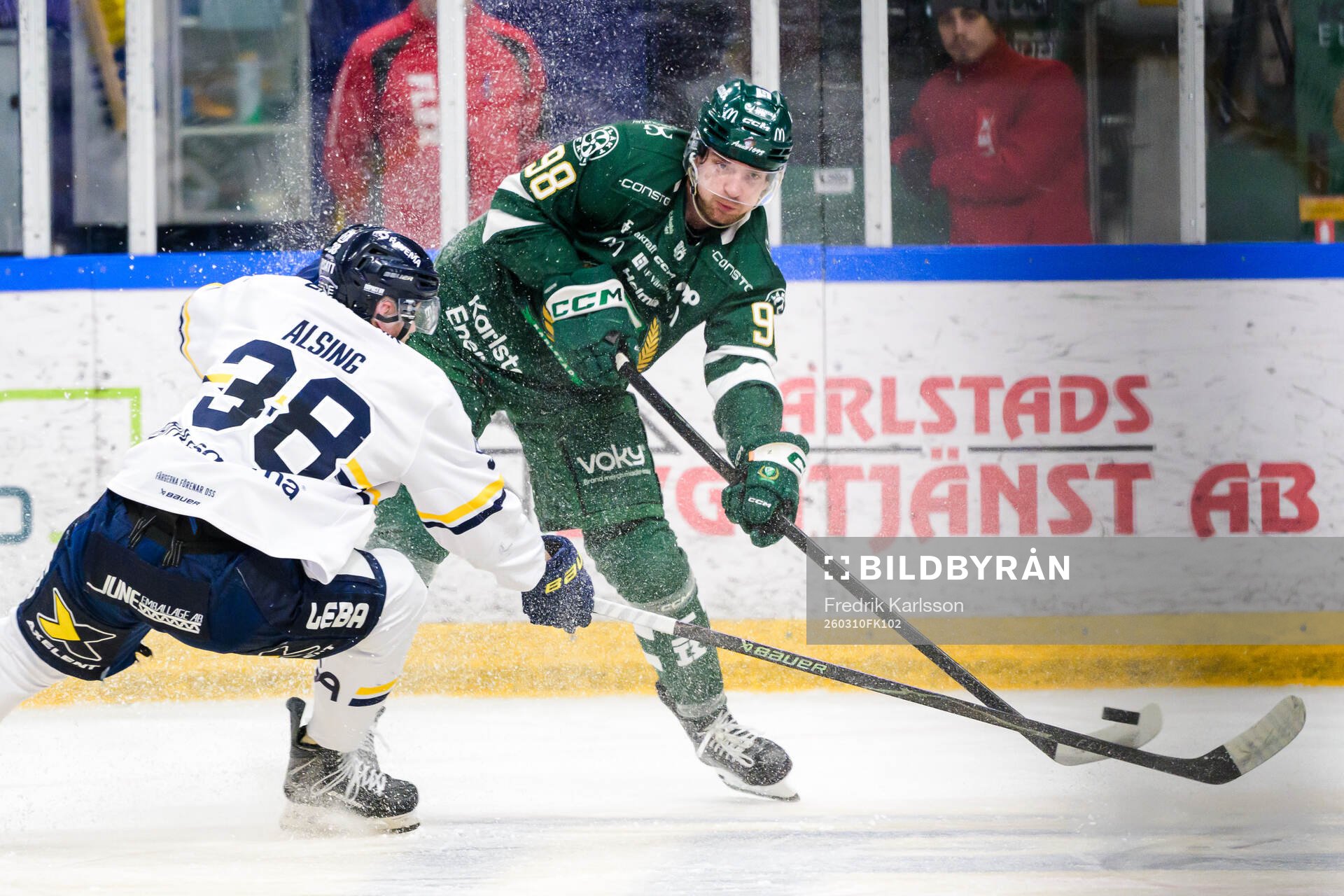 HV71s Olle Alsing och Färjestads Marian Studenic