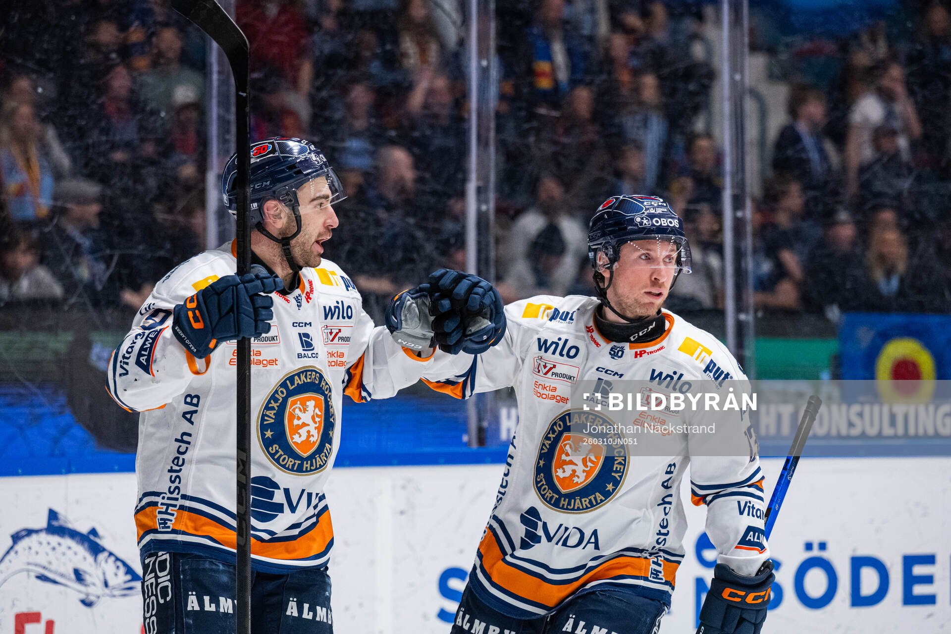 Växjös Reid Gardiner jublar med Dylan Mclaughlin