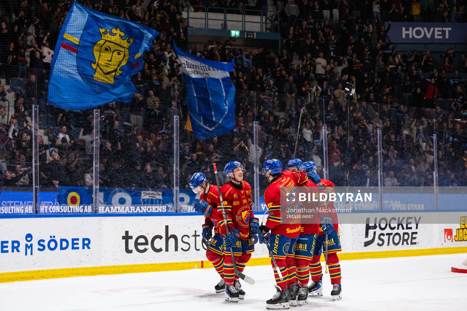 Djurgårdens Håvard Salsten jublar med lagkamrater