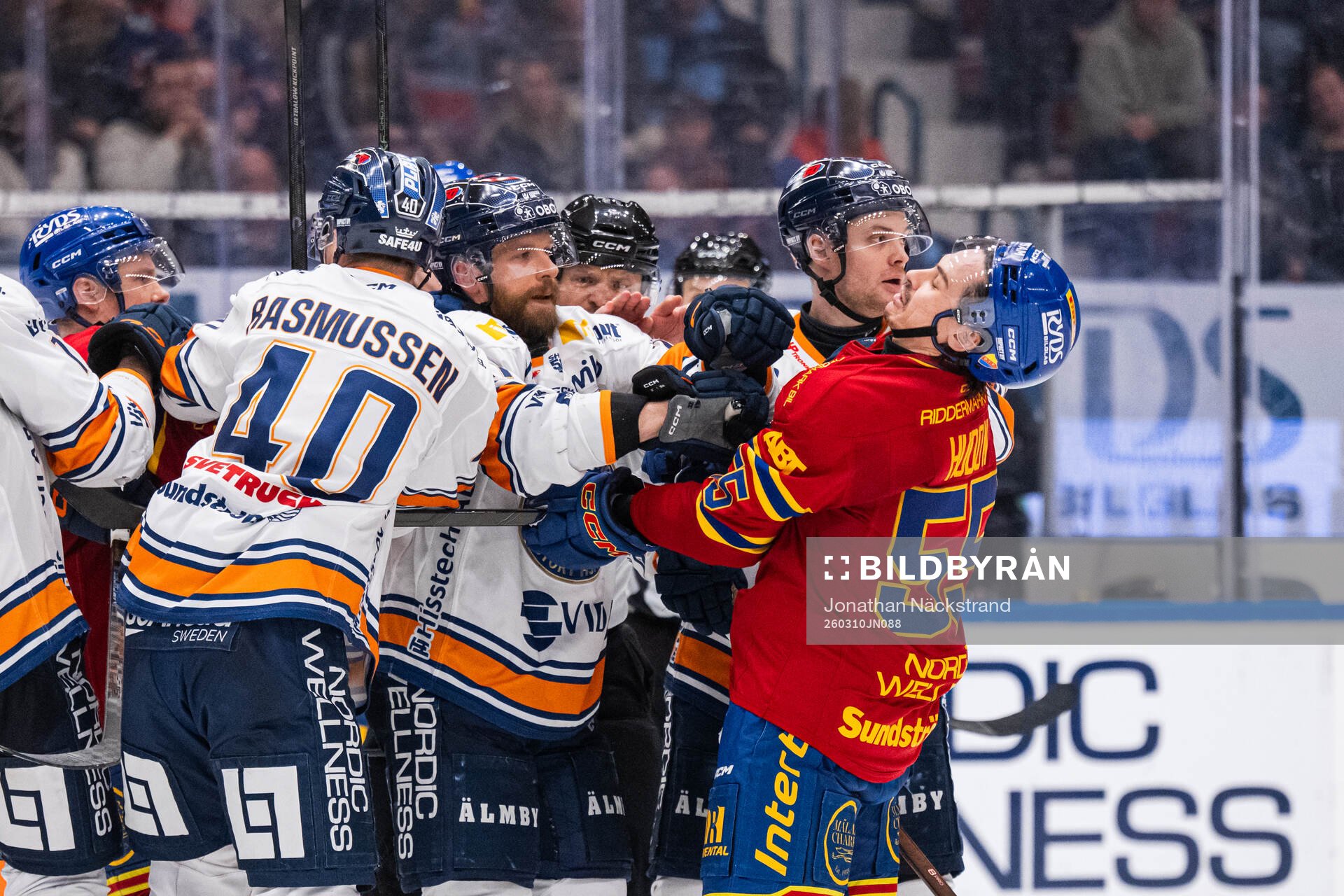 Växjös Brian Cooper och Djurgårdens Charles Hudon