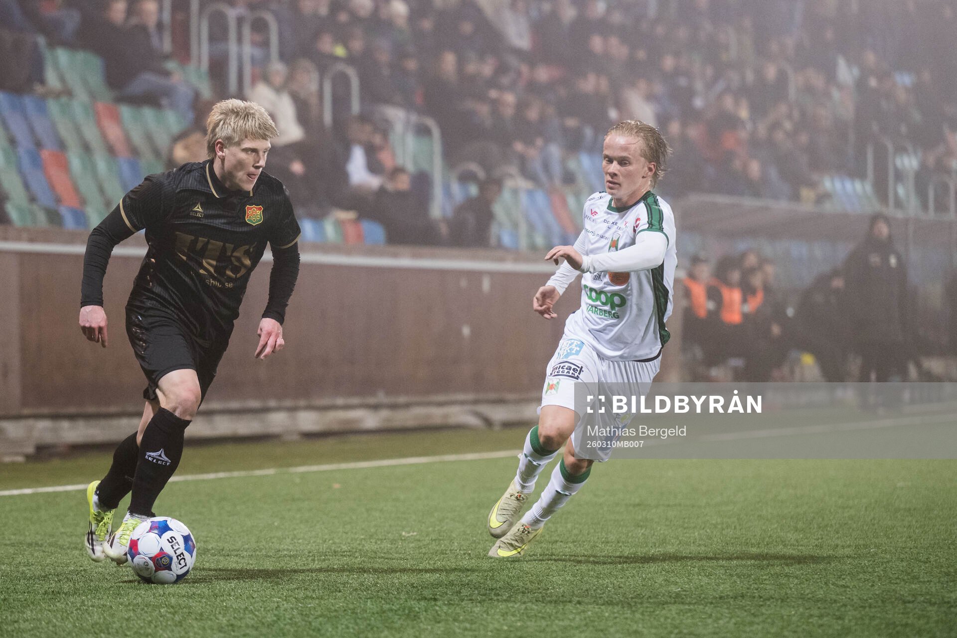 GAISs Robert Frosti Thorkelsson och Varbergs Max Rundbäck