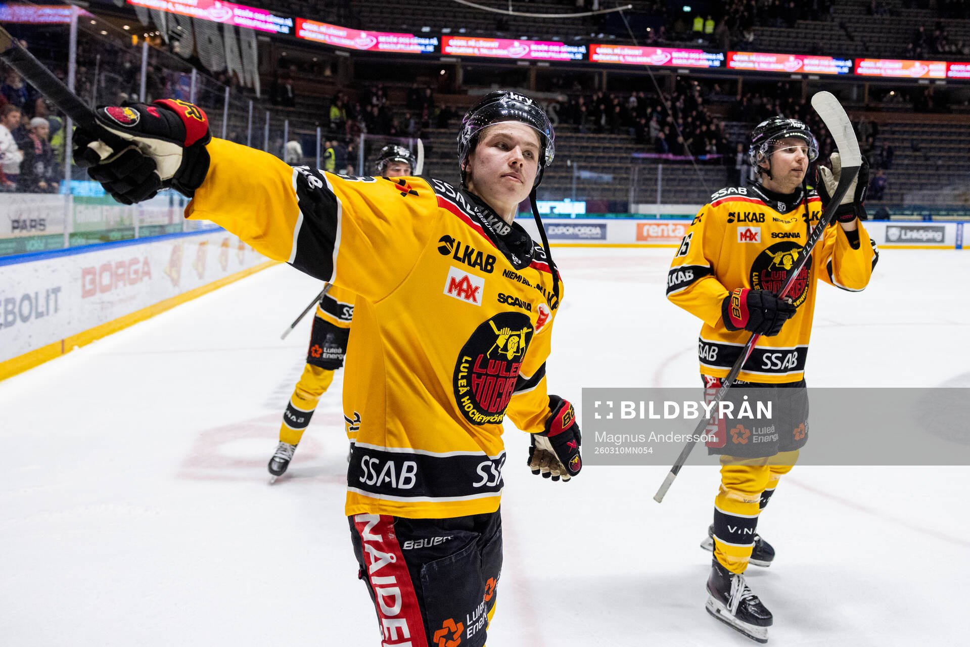 Luleås Isac Hedqvist och David Granberg jublar