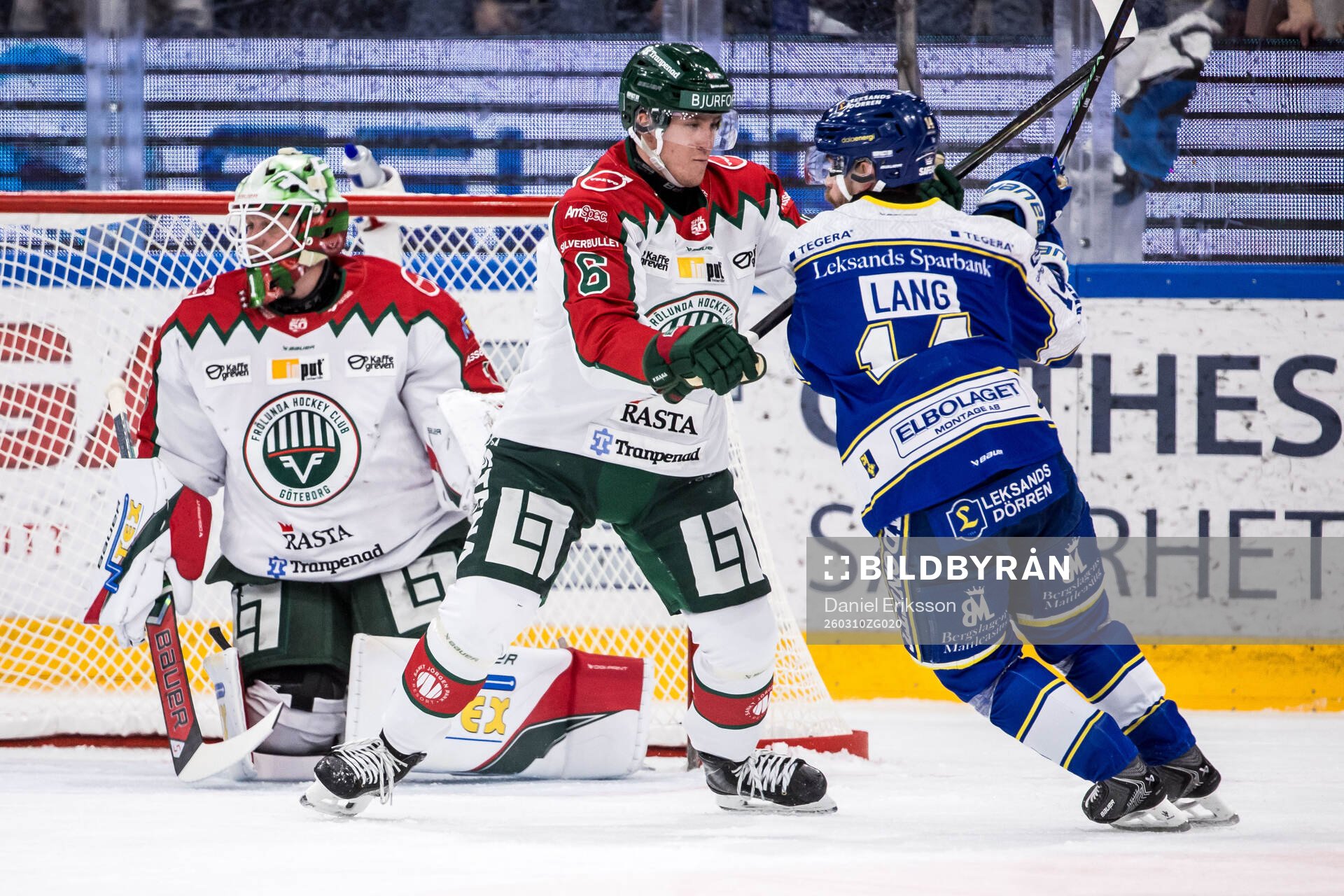 Frölundas målvakt Lars Johansson och Filip Hasa och