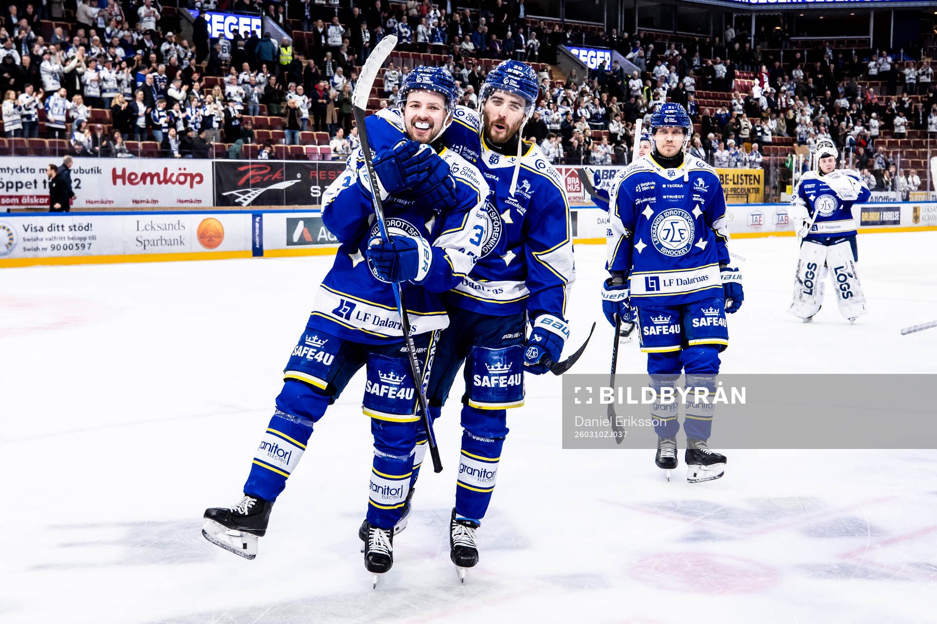 Leksands Fred Nilsson och Nolan Stevens jublar
