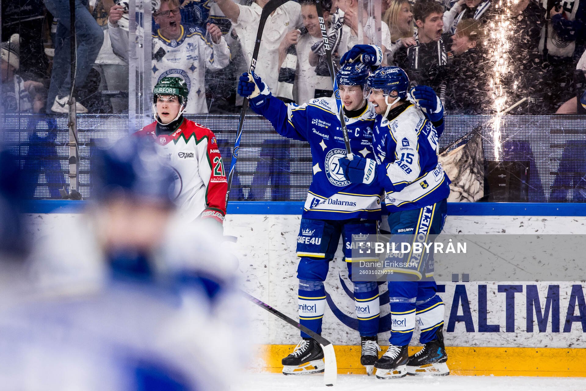 Leksands Lukas Vejdemo jublar ihop med Max Veronneau