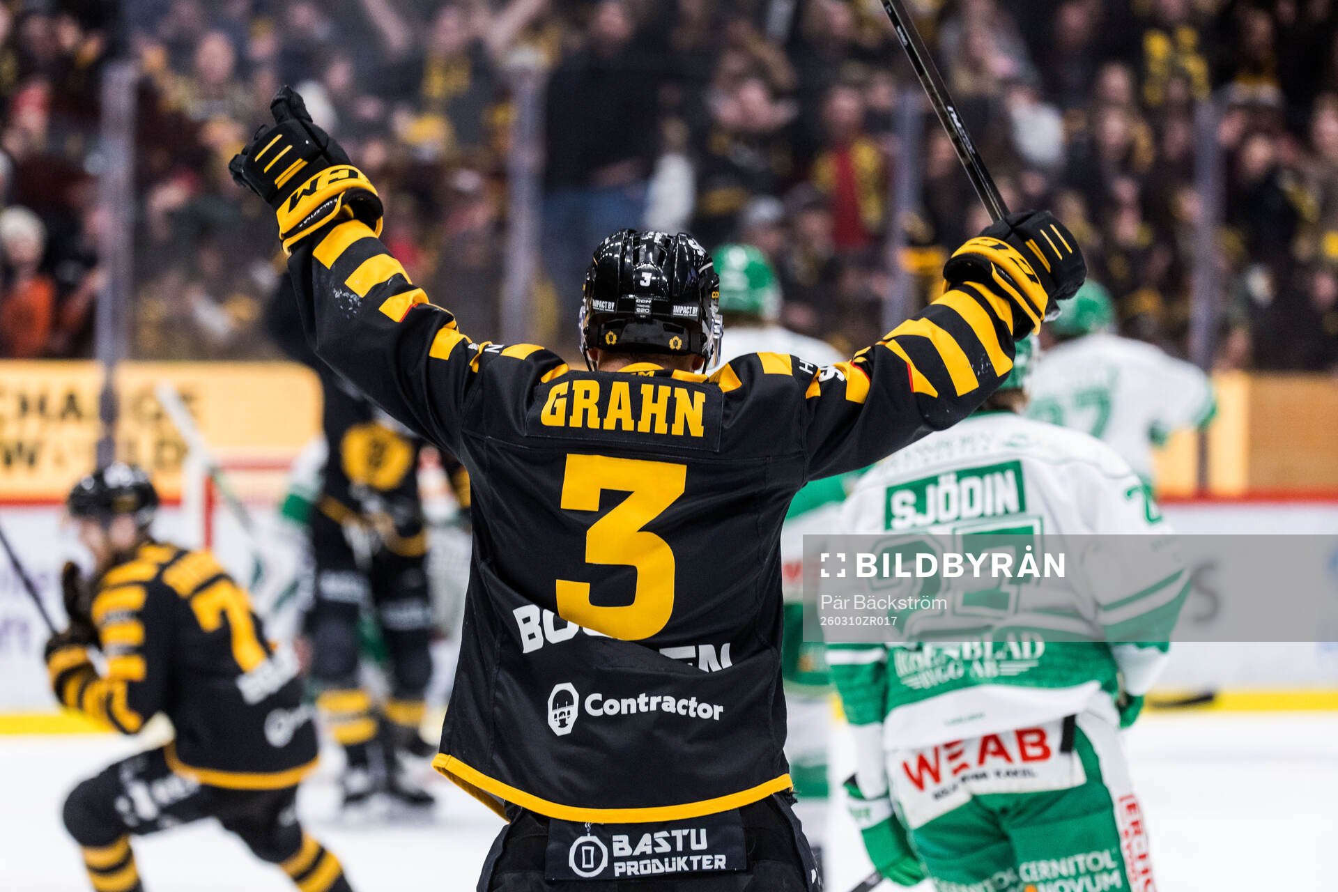 Skellefteås Viktor Grahn jublar