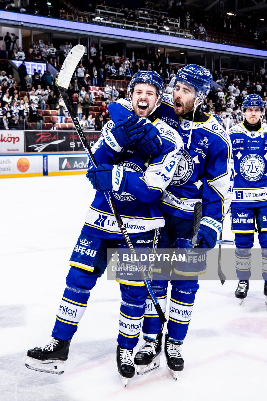 Leksands Fred Nilsson och Nolan Stevens jublar