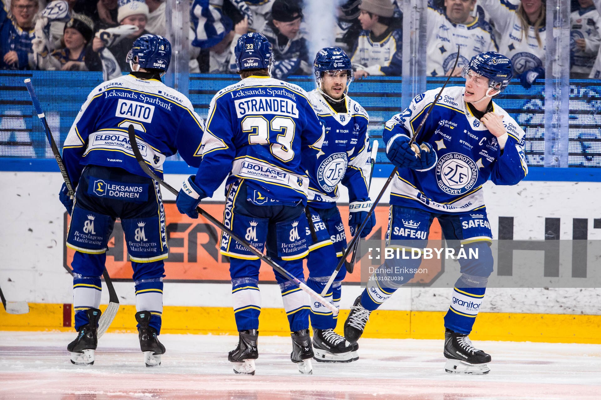 Leksands Lukas Vejdemo jublar