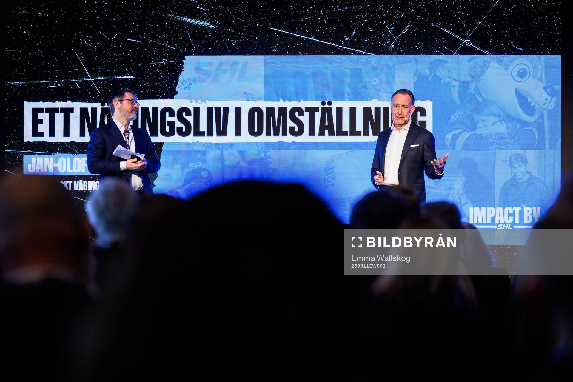 Martin Carlsson-Wall, moderator och Jan-Olof Jacke, VD
