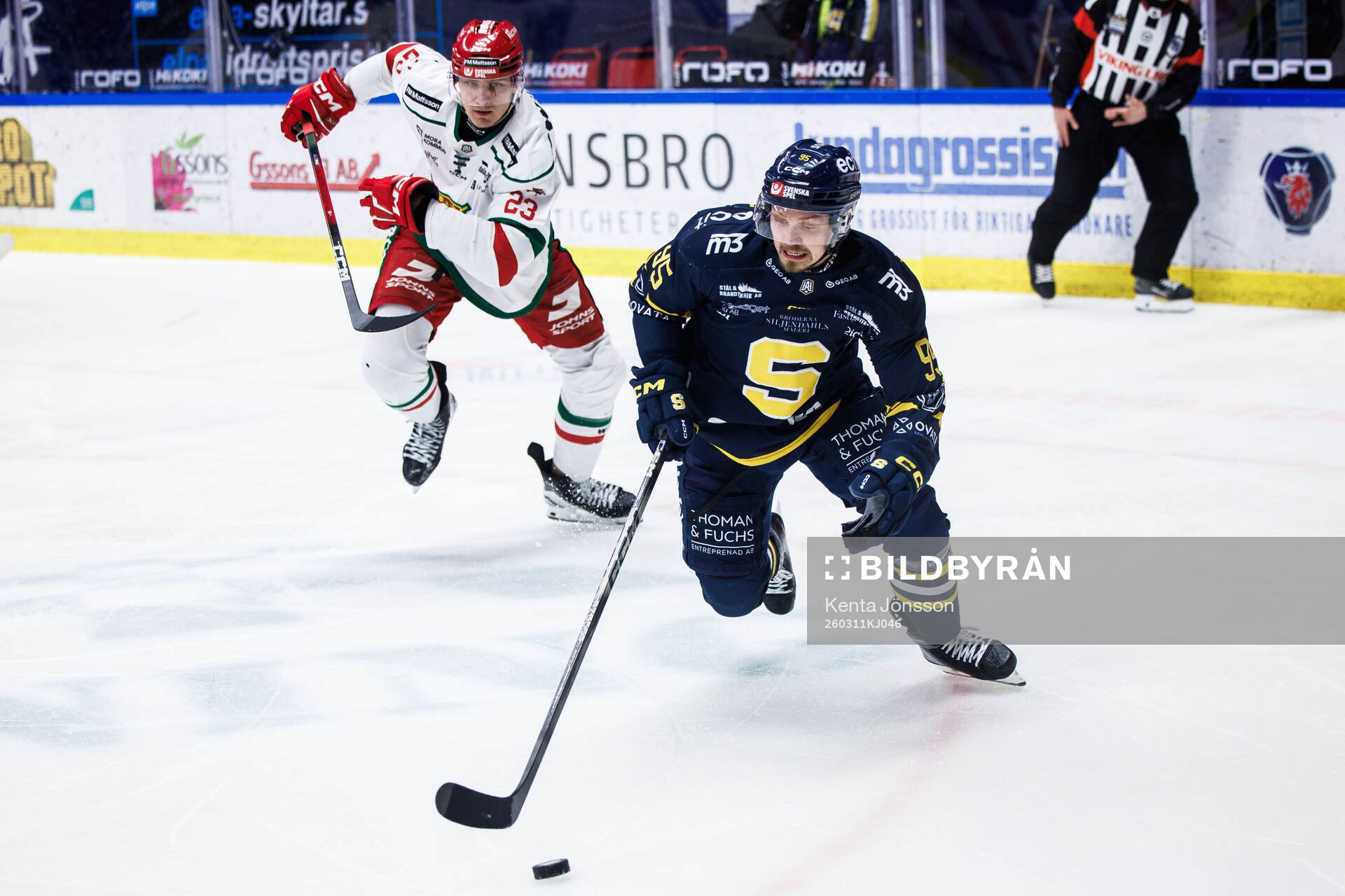 Södertäljes Teemu Väyrynen och Moras Gustav Olhaver