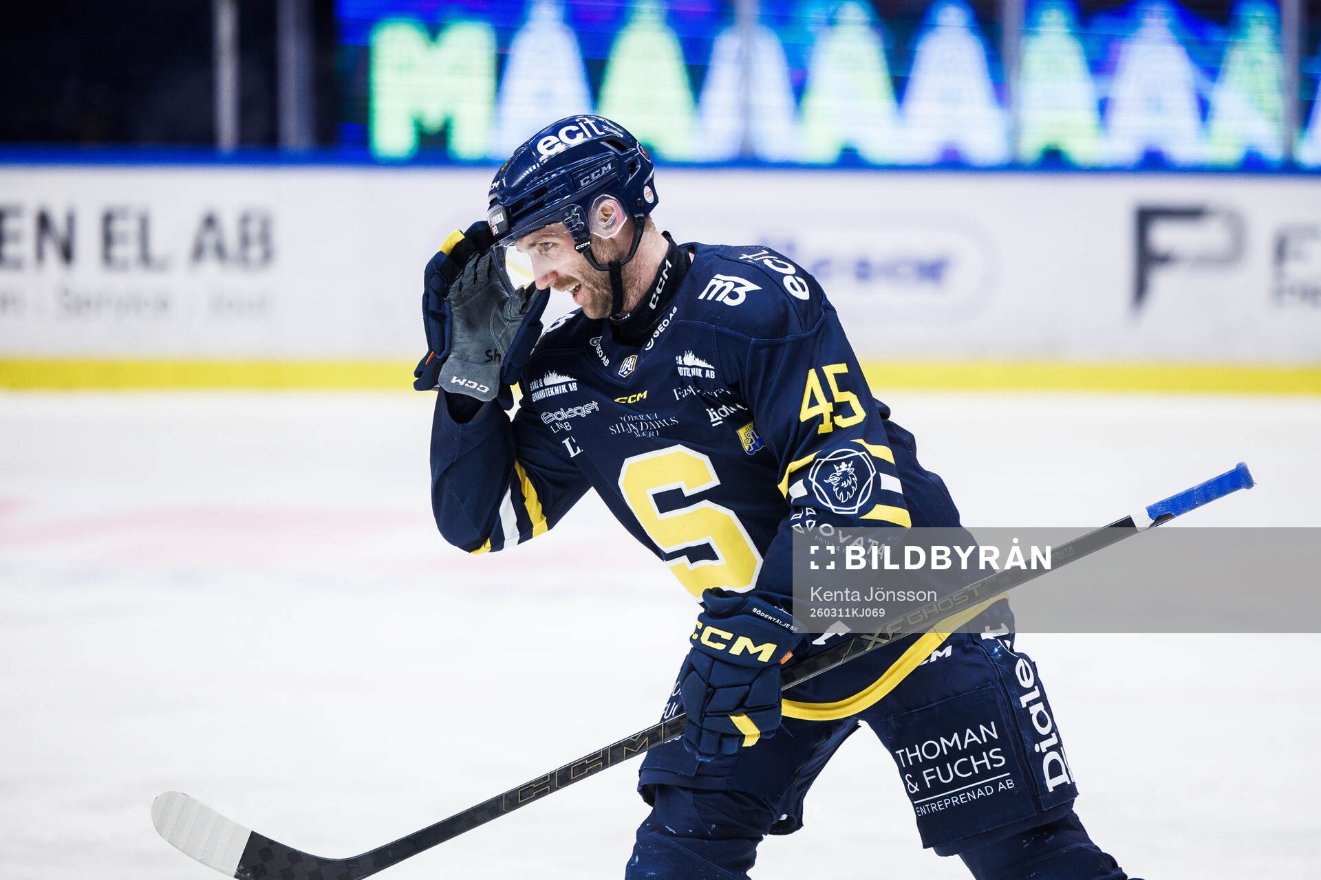 Södertäljes Sebastian Dyk jublar