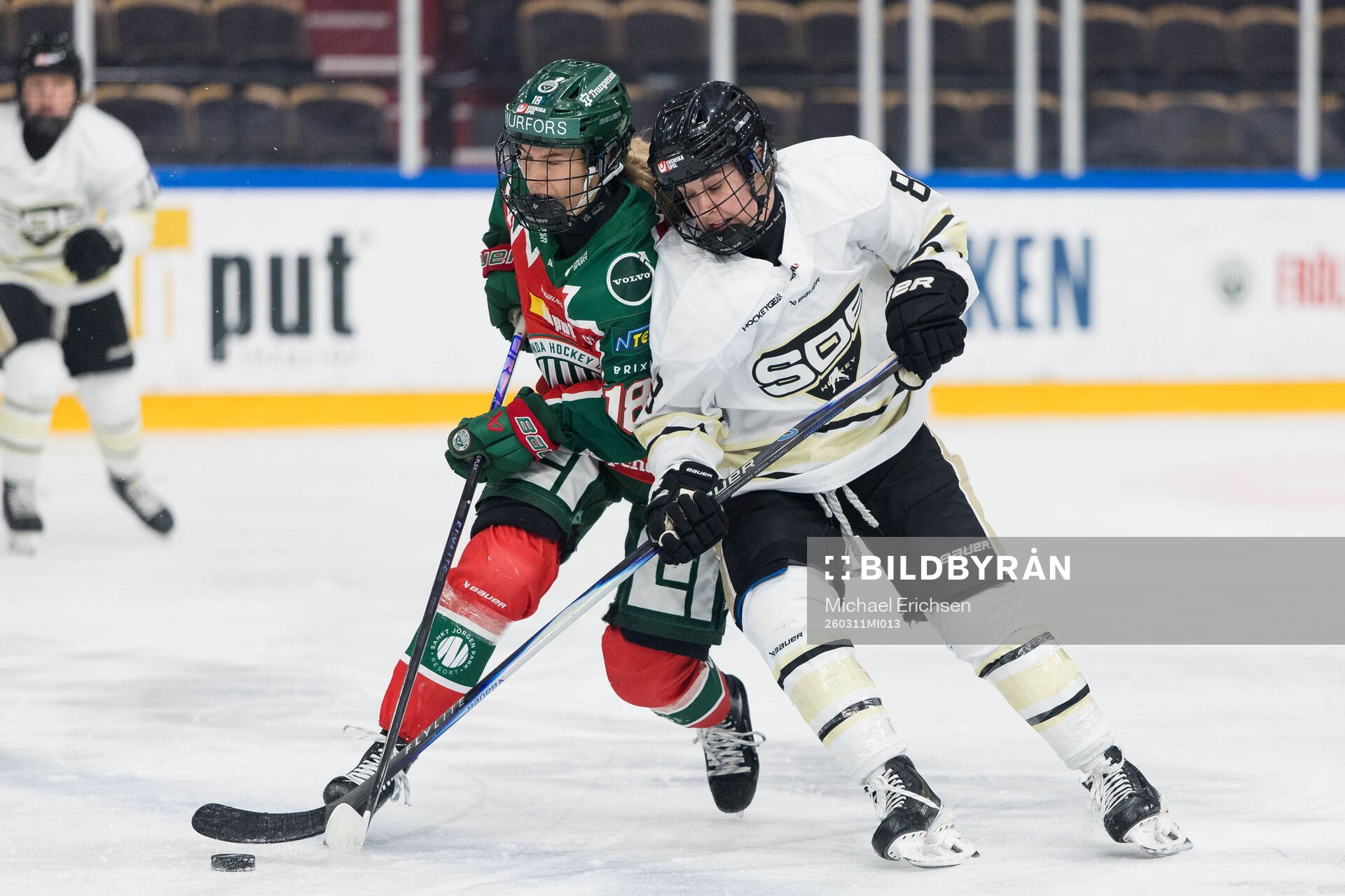Frölundas Elisa Holopainen och SDEs Gabrielle David