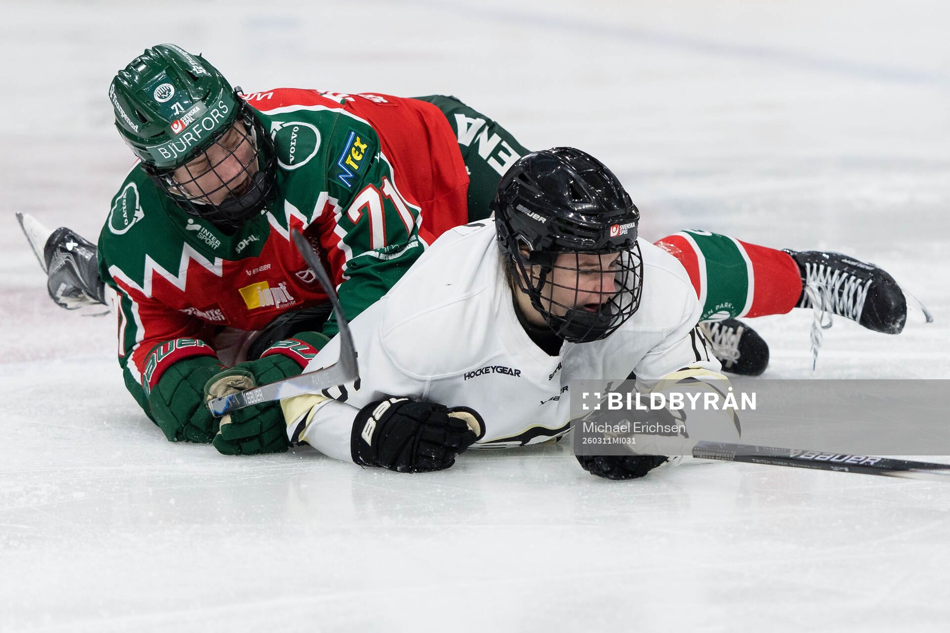 Frölundas Emily Nix och SDEs Gabriela Jones