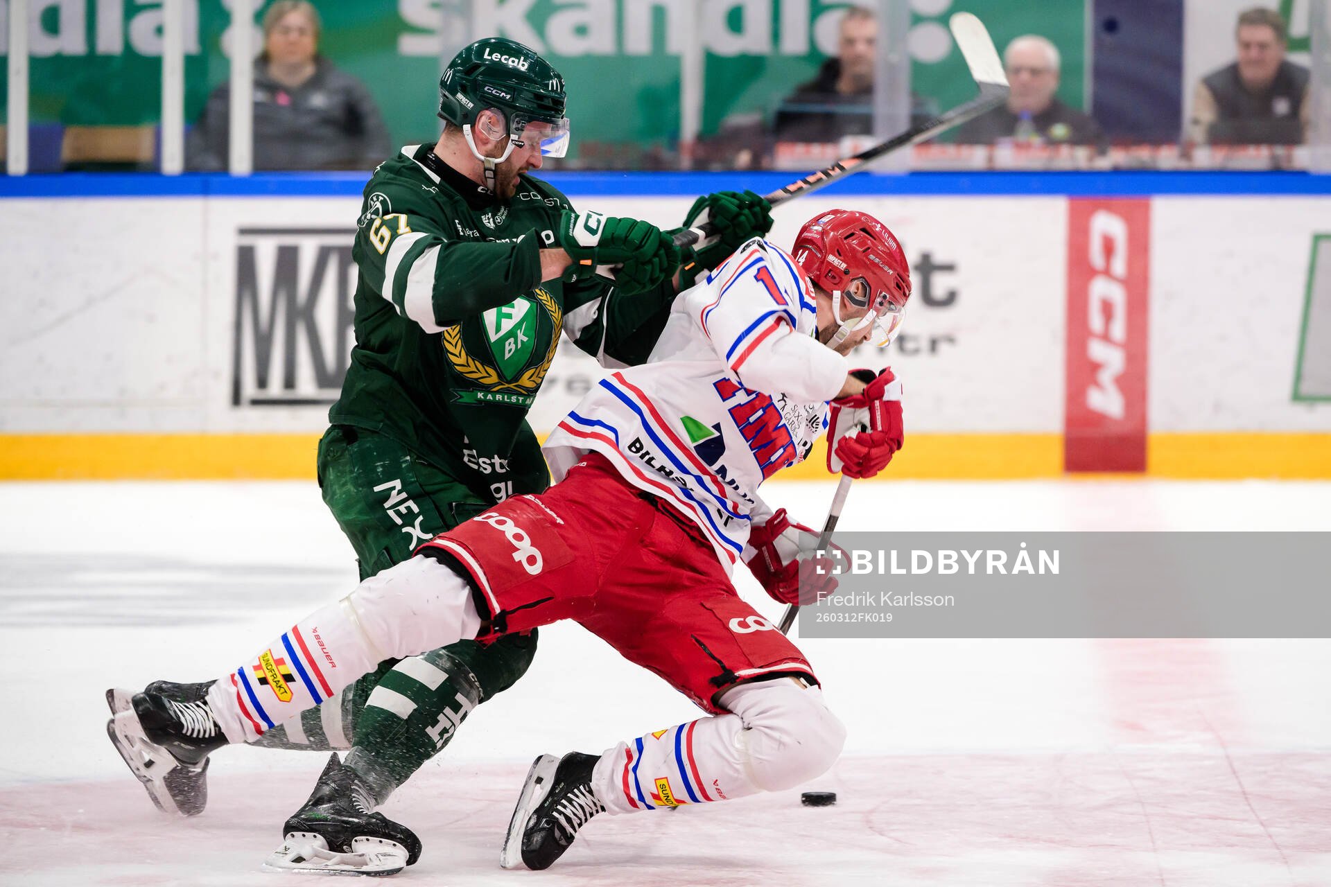 Färjestads Radim Zohorna och Timrås Emil Pettersson