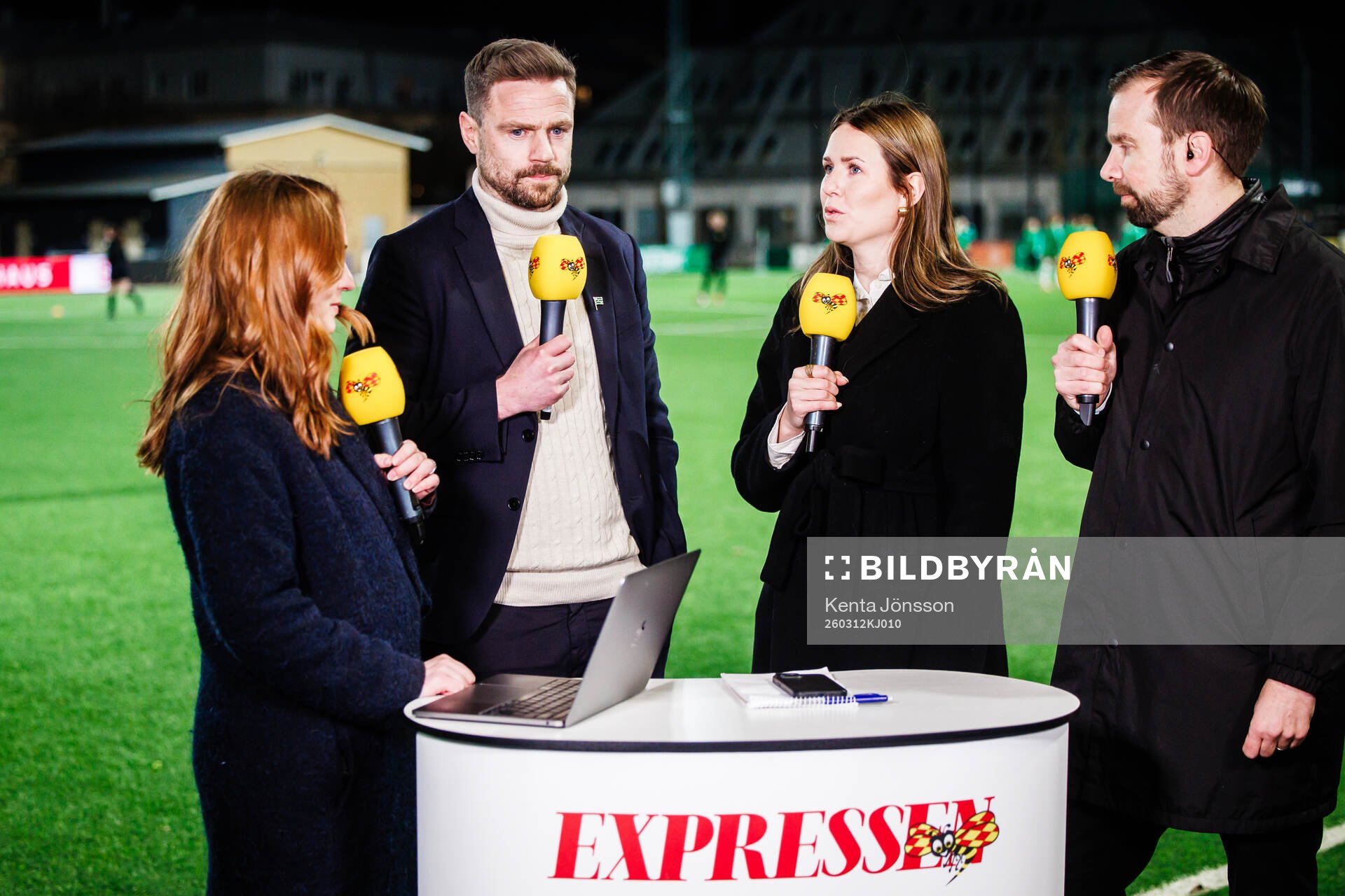 Hammarbys sportchef Arnor Smarason i Expressens TV-studio