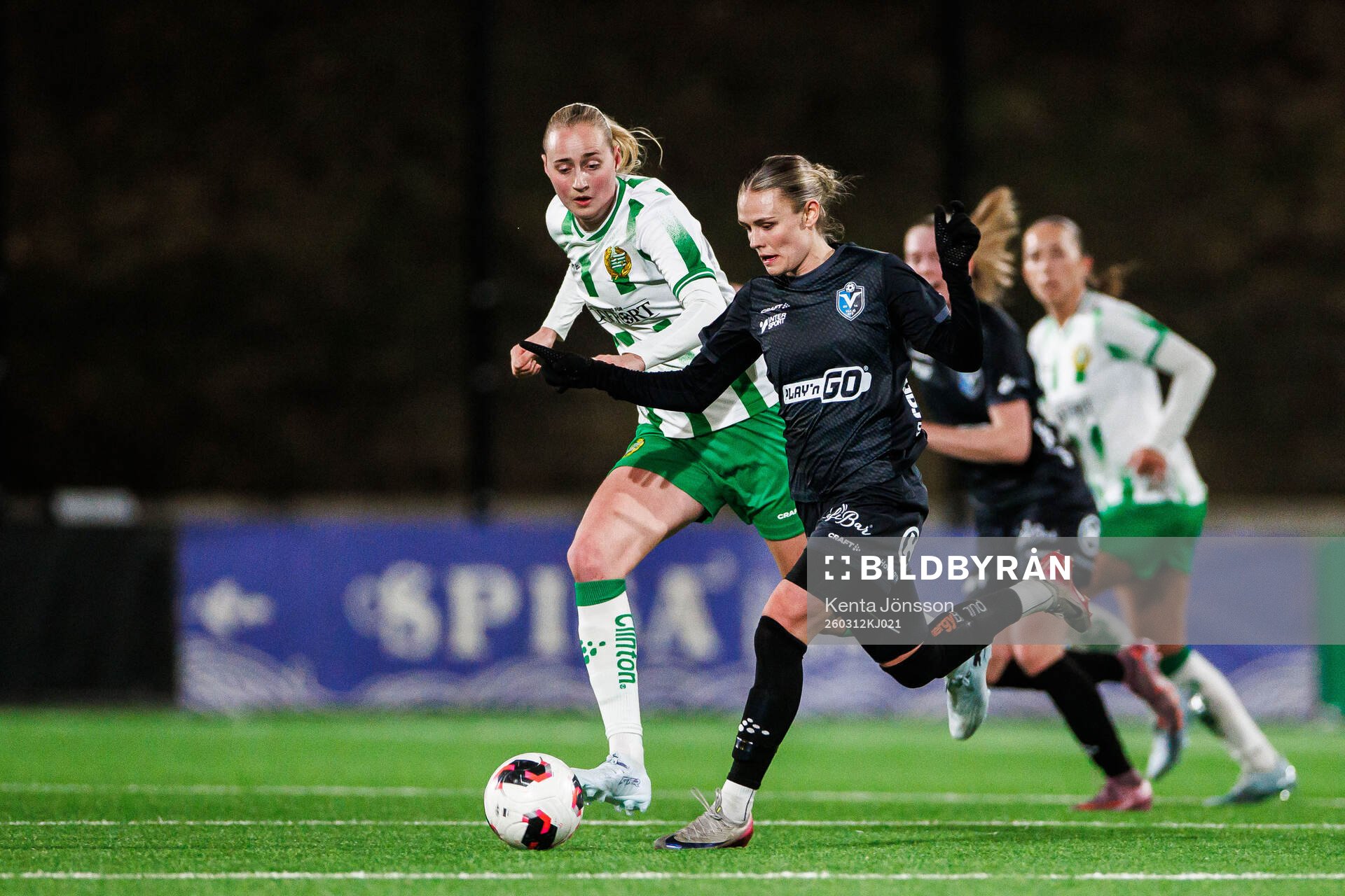 Hammarbys Emilie Bragstad och Växjö DFFs Maja Bodin