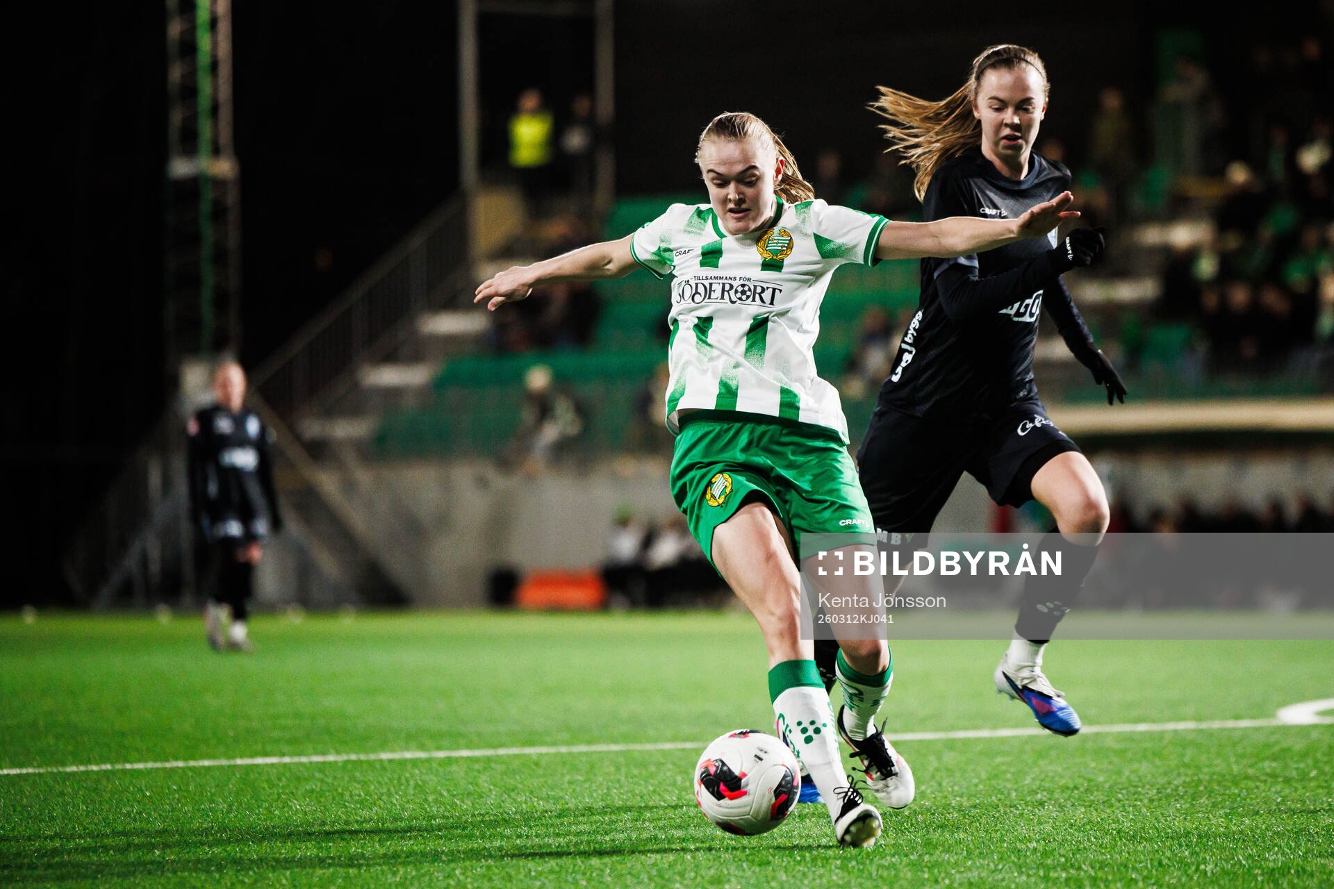 Hammarbys Elin Sørum och Växjö DFFs Elin Nilsson