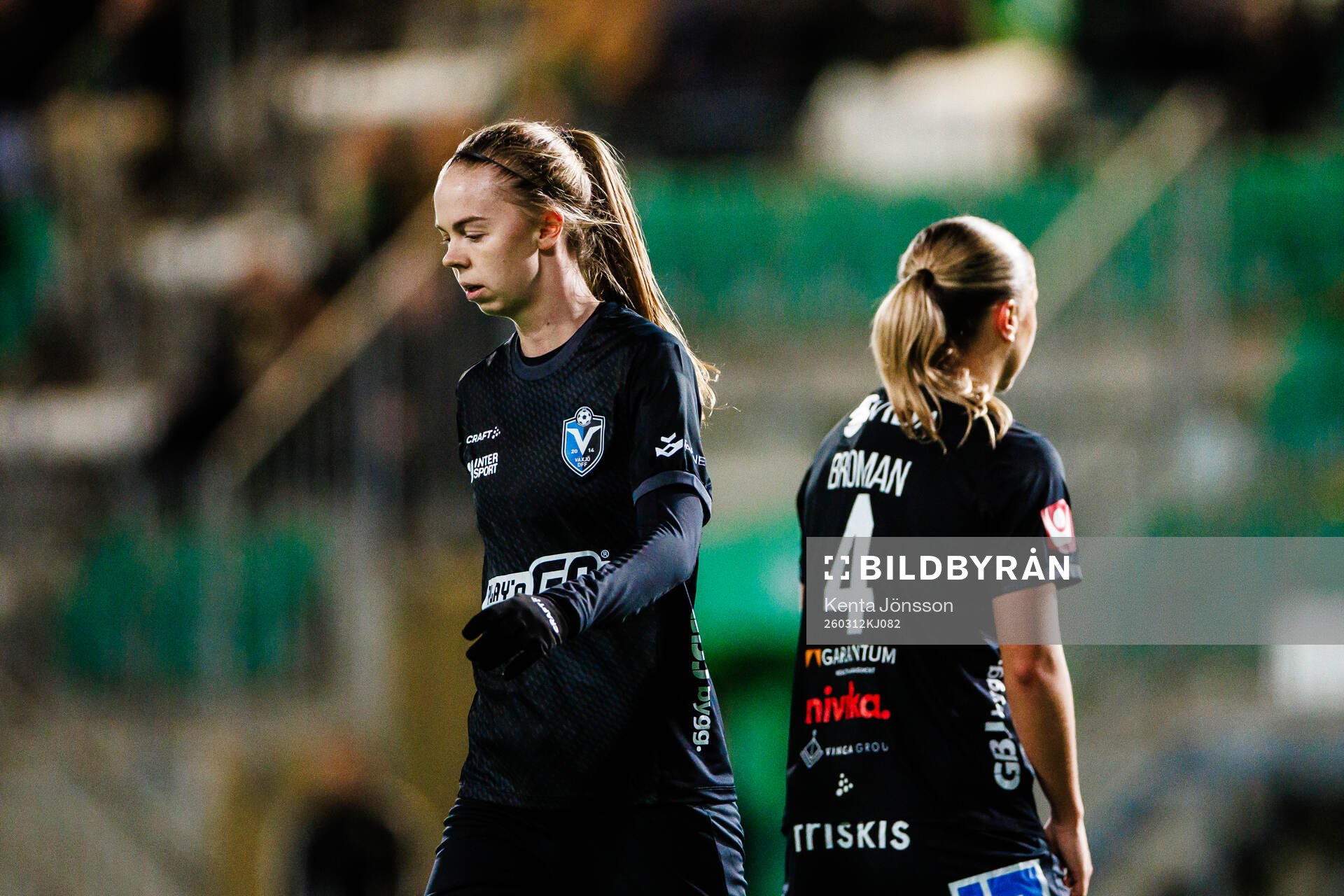 Växjö DFFs Elin Nilsson och Alice Broman deppar