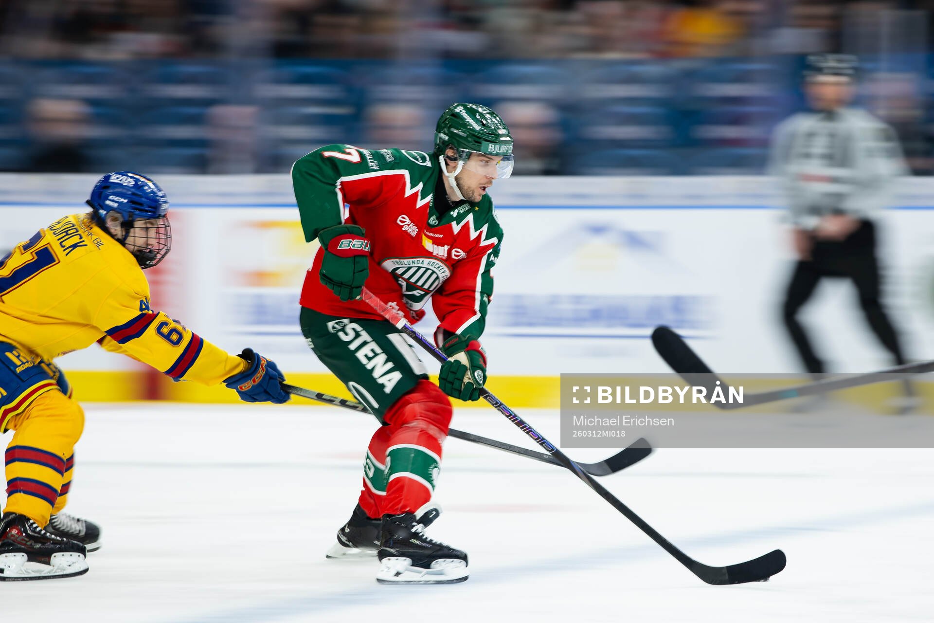 Djurgårdens Viggo Björck och Frölundas Henrik Tömmernes