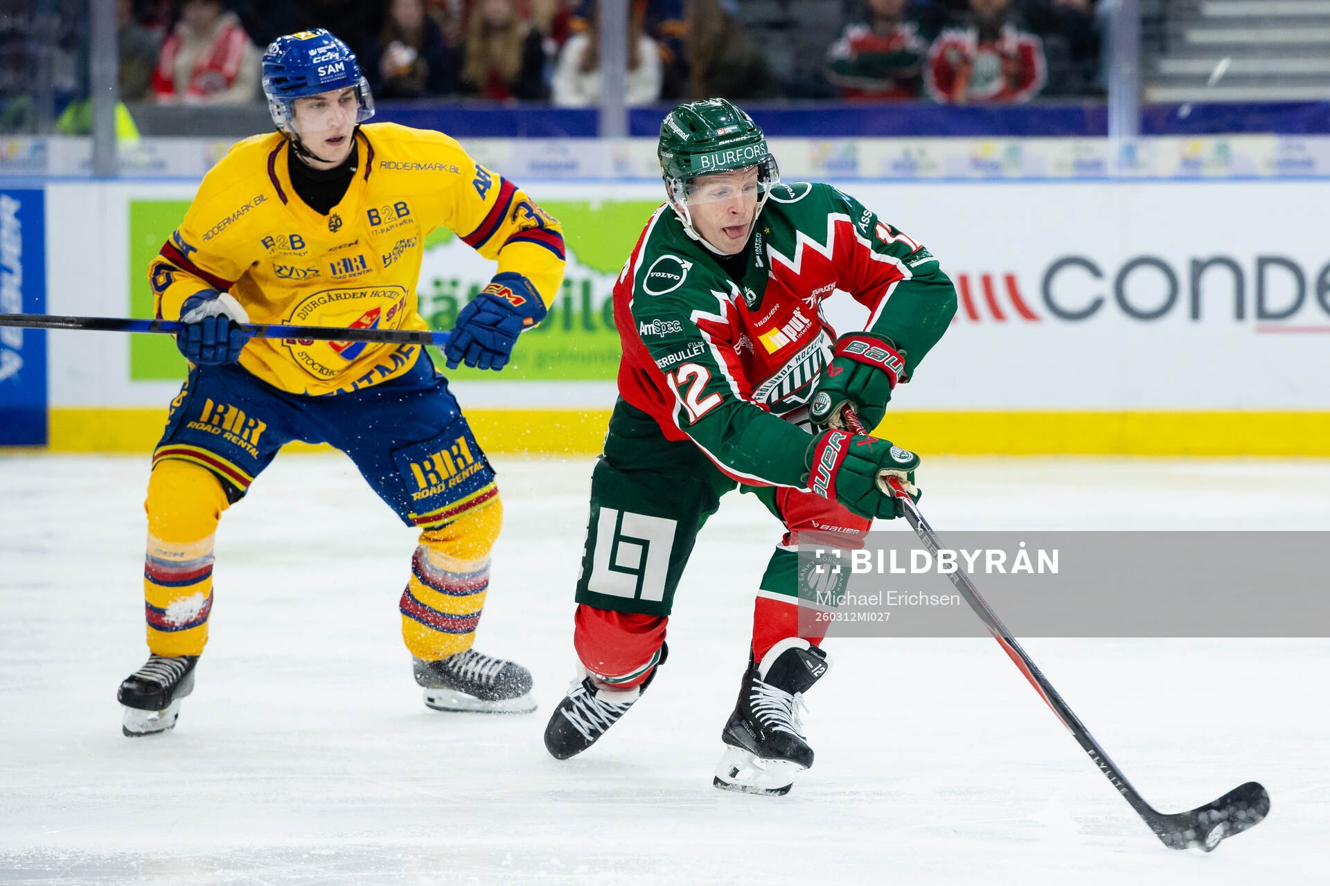 Djurgårdens Victor Eklund och Frölundas Max Friberg