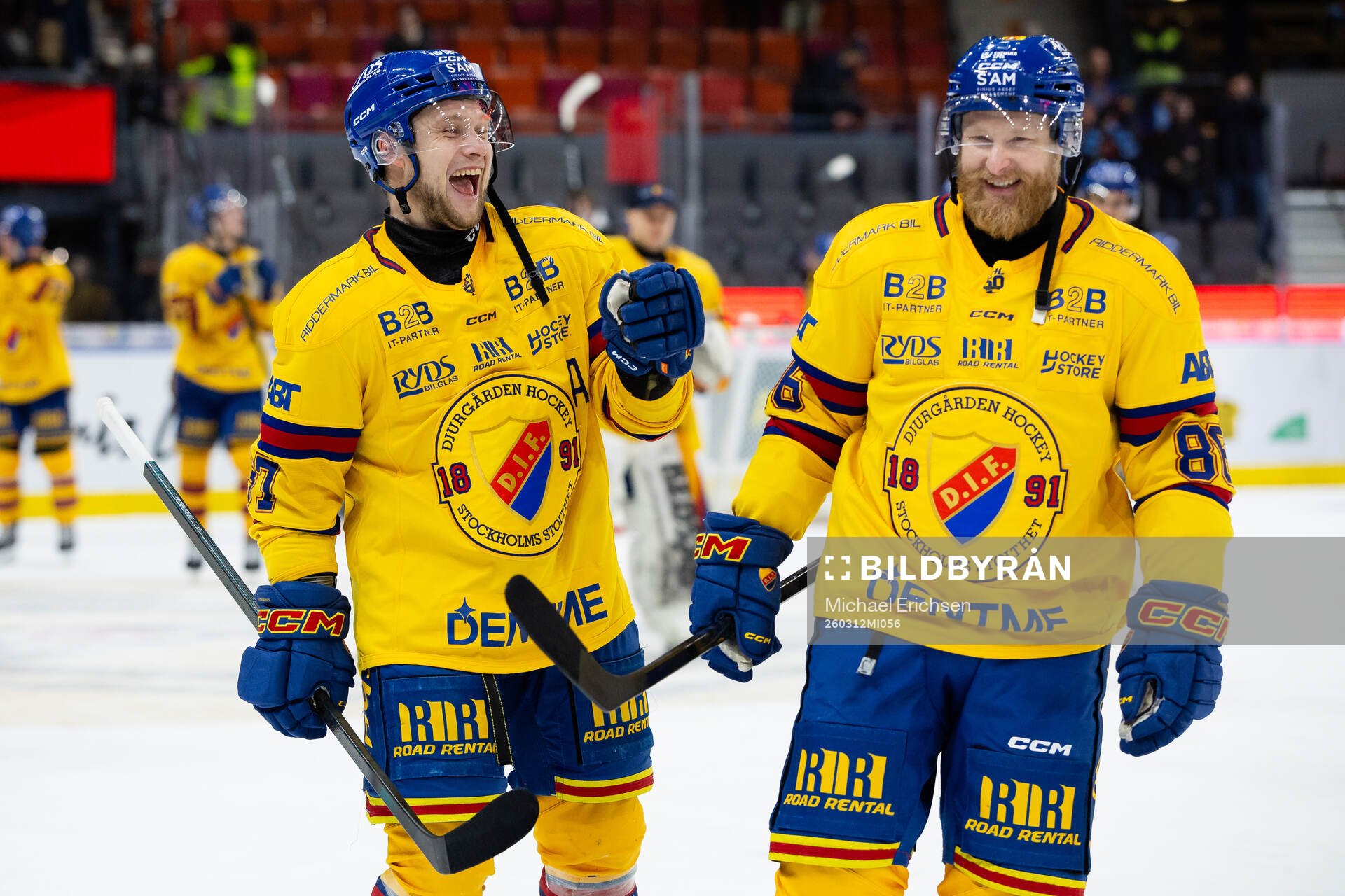 Djurgårdens Jesper Pettersson och Linus Klasen jublar