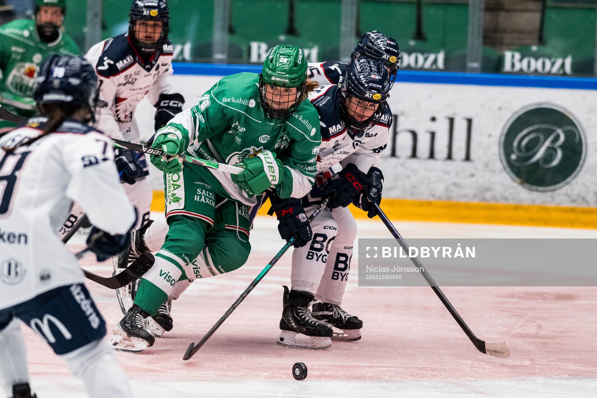 Rögles Emily Gustafson och Linköpings Madeleine Leidt