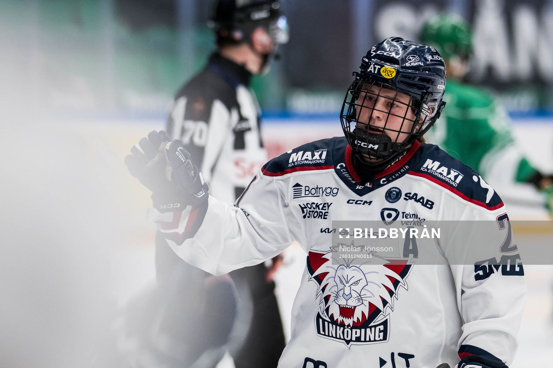 Linköpings Naomi Rogge jublar