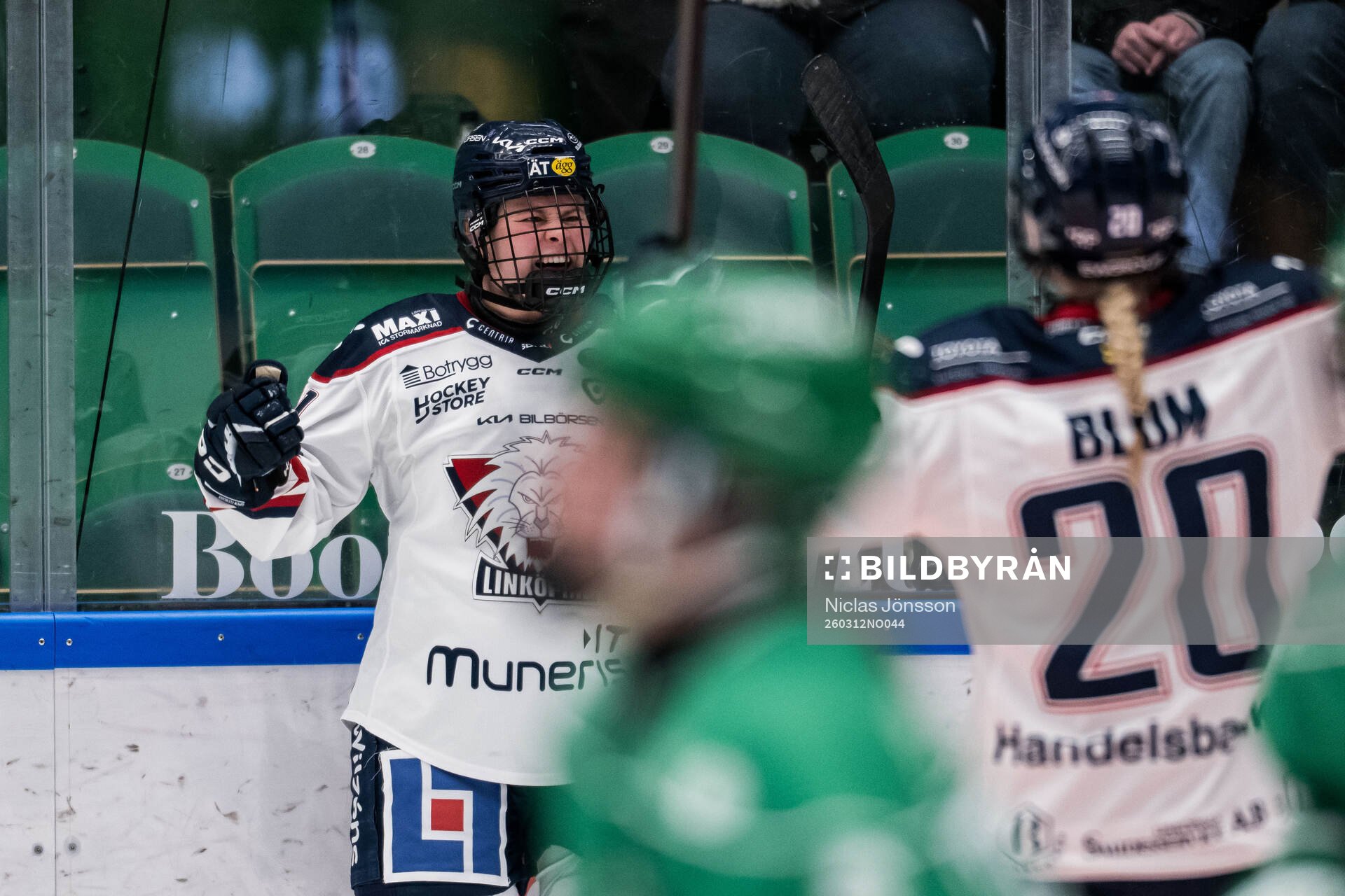 Linköpings Naomi Rogge jublar