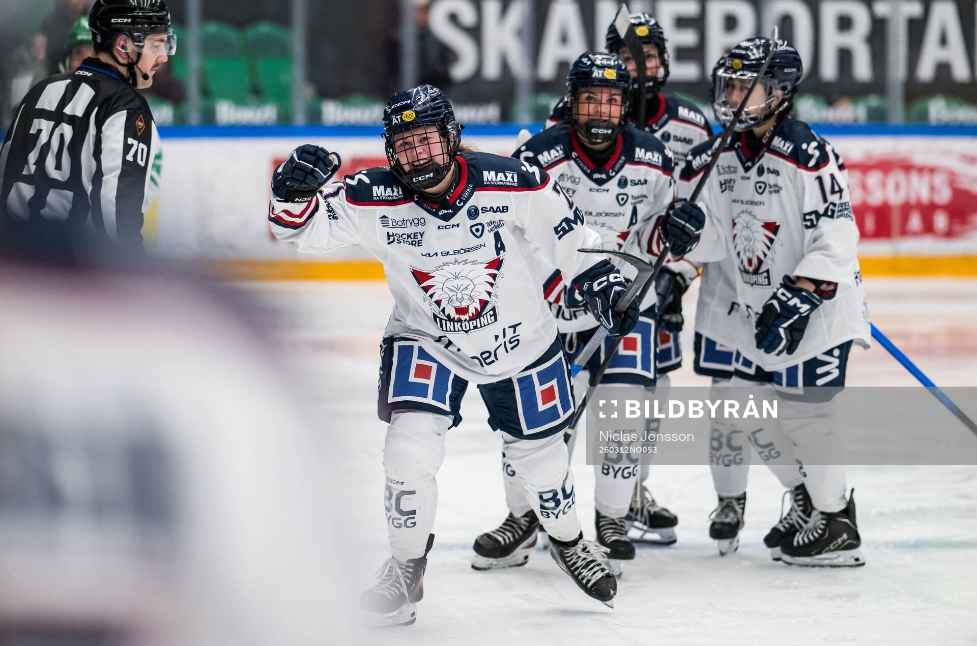 Linköpings Naomi Rogge jublar