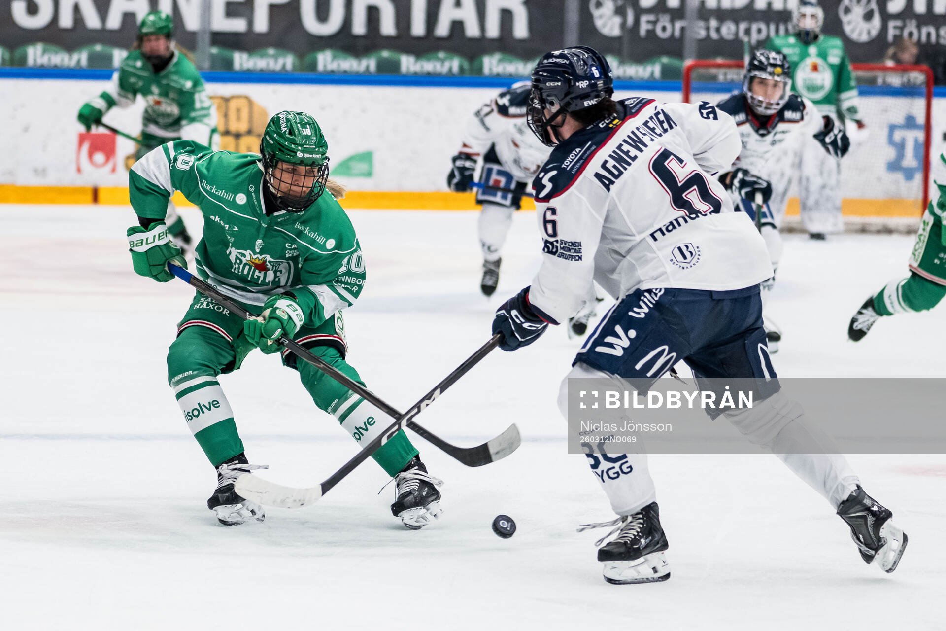 Rögles Wilma Hjelm och Linköpings Lindsay Agnew-Svedén