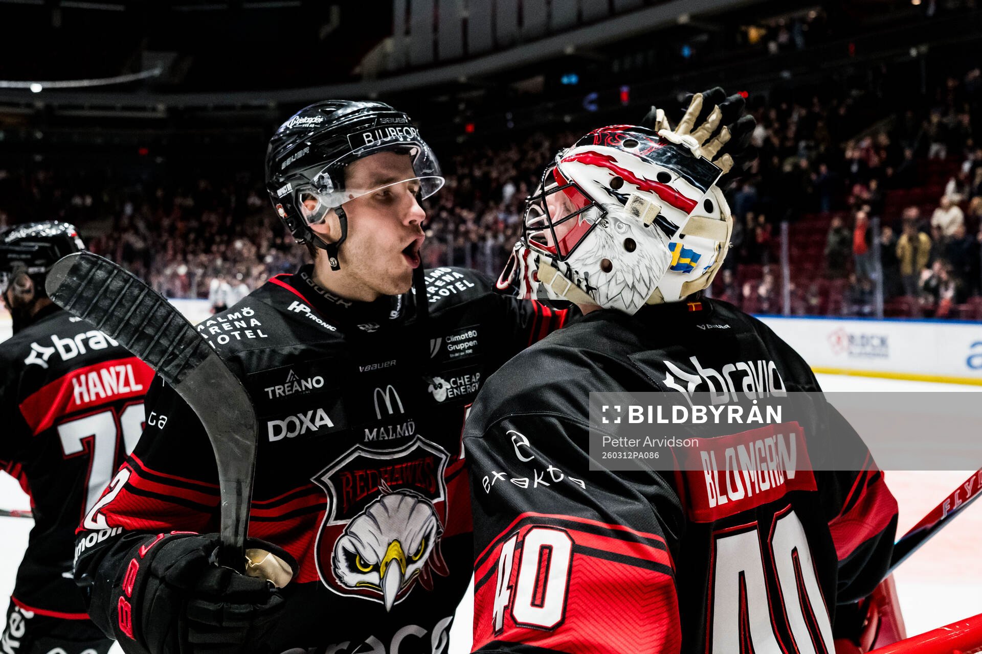 Malmö Redhawks Janne Kuokkanen och målvakt Oskar Blomgren
